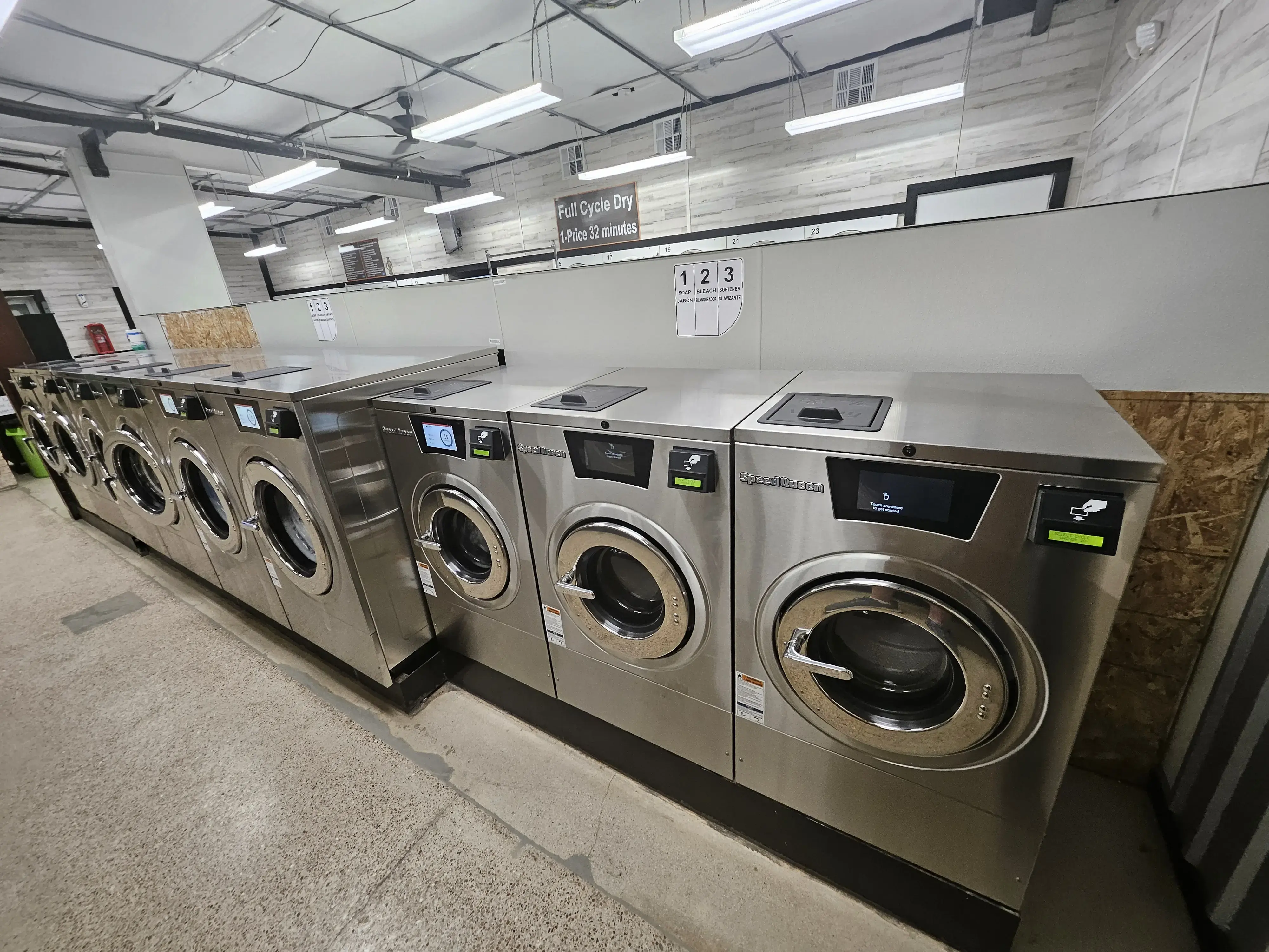 Newark Wash & Dry Laundromat Lavandería location