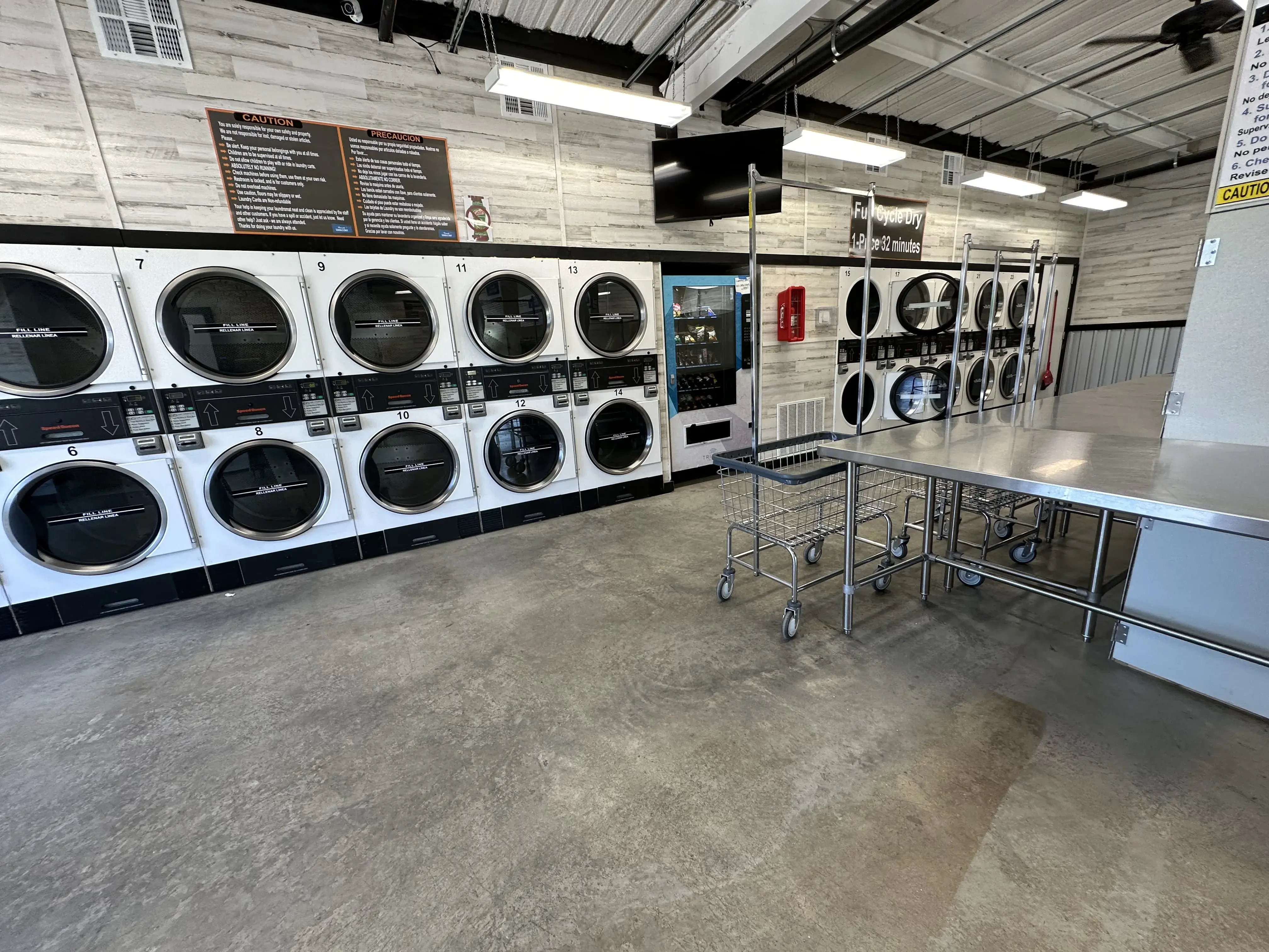 Newark Wash & Dry Laundromat Lavandería - Image 2