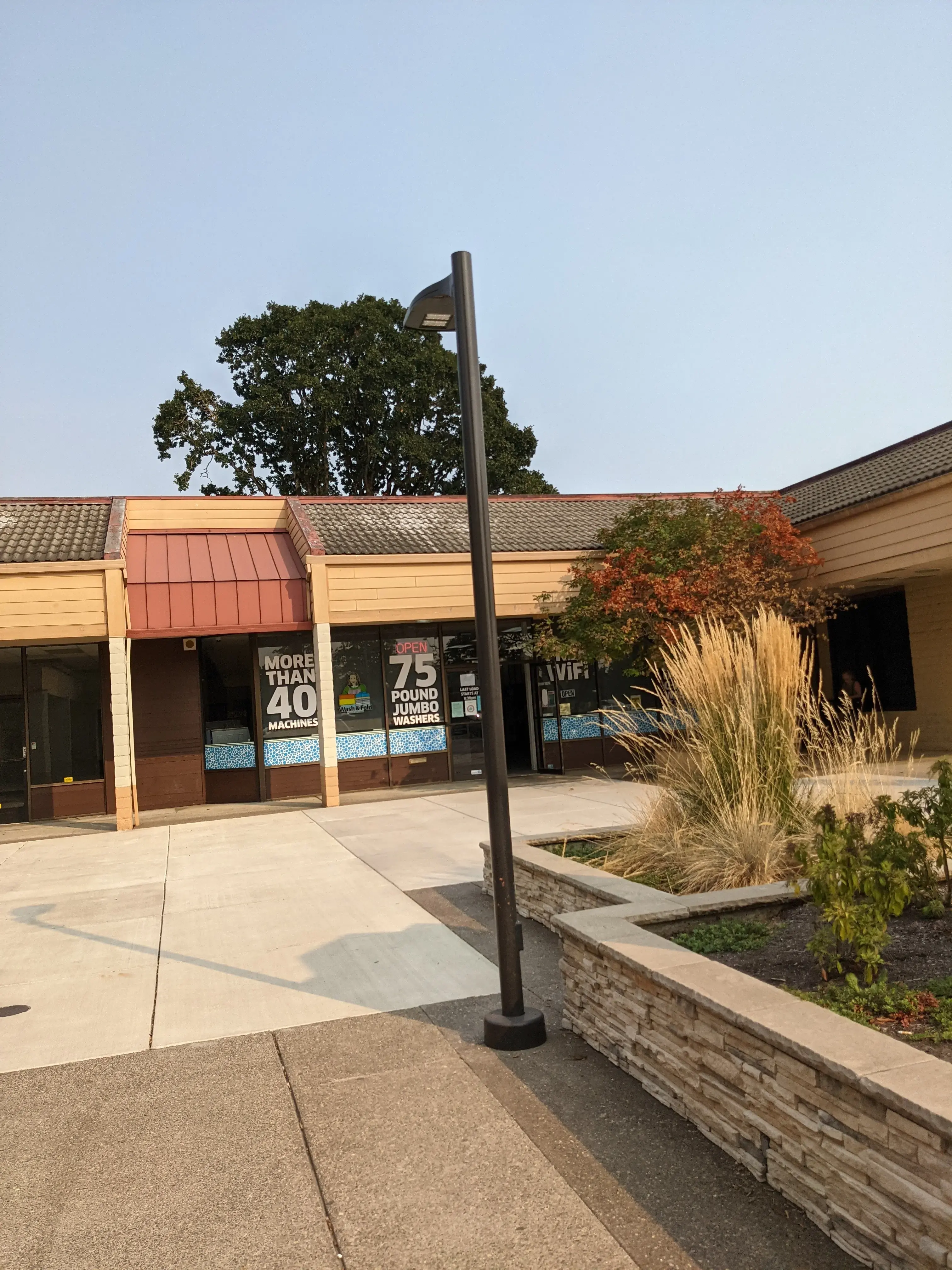 Newberg Coin Laundry thumbnail 2
