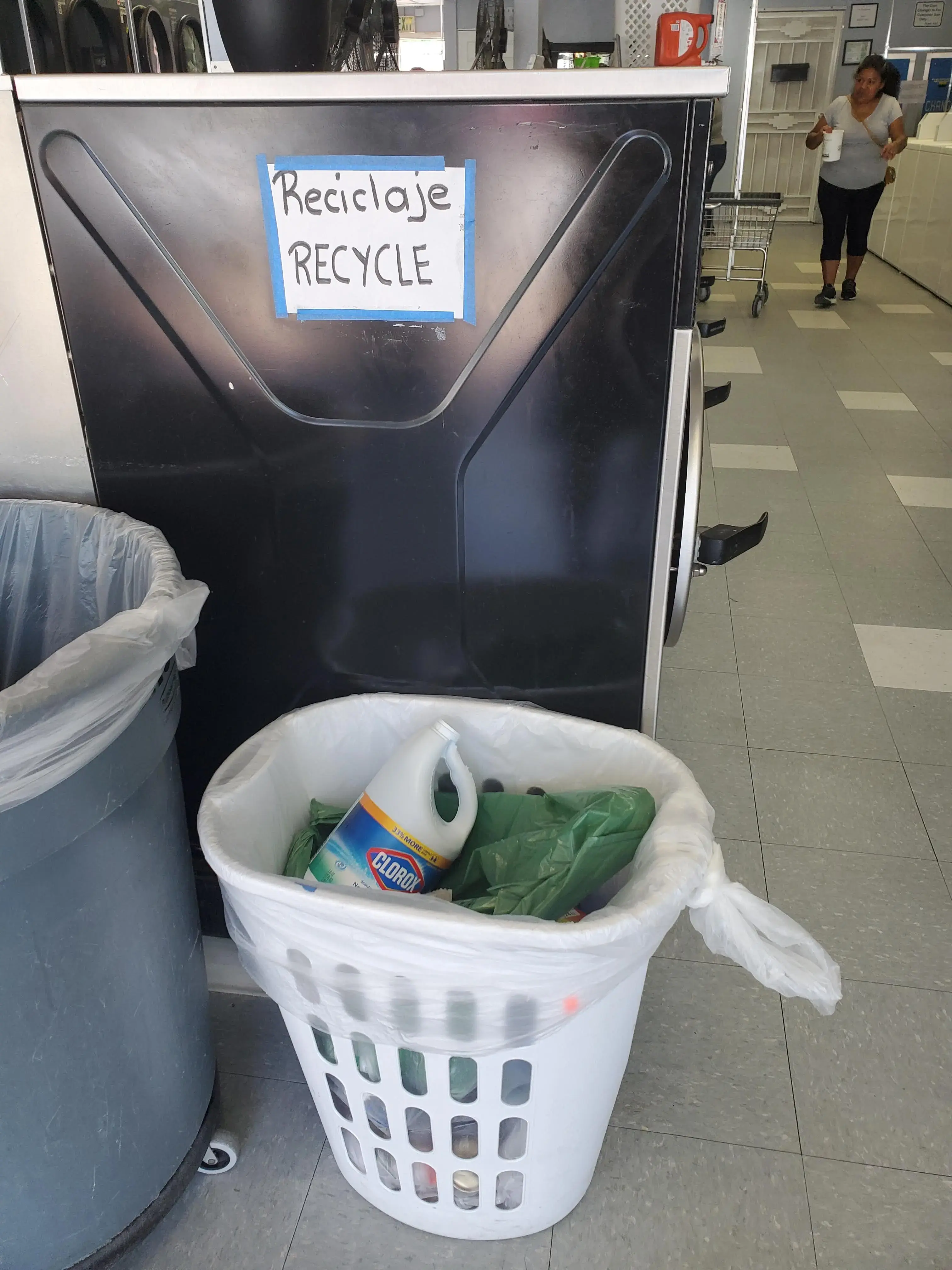 Newhall Coin Laundry thumbnail 11