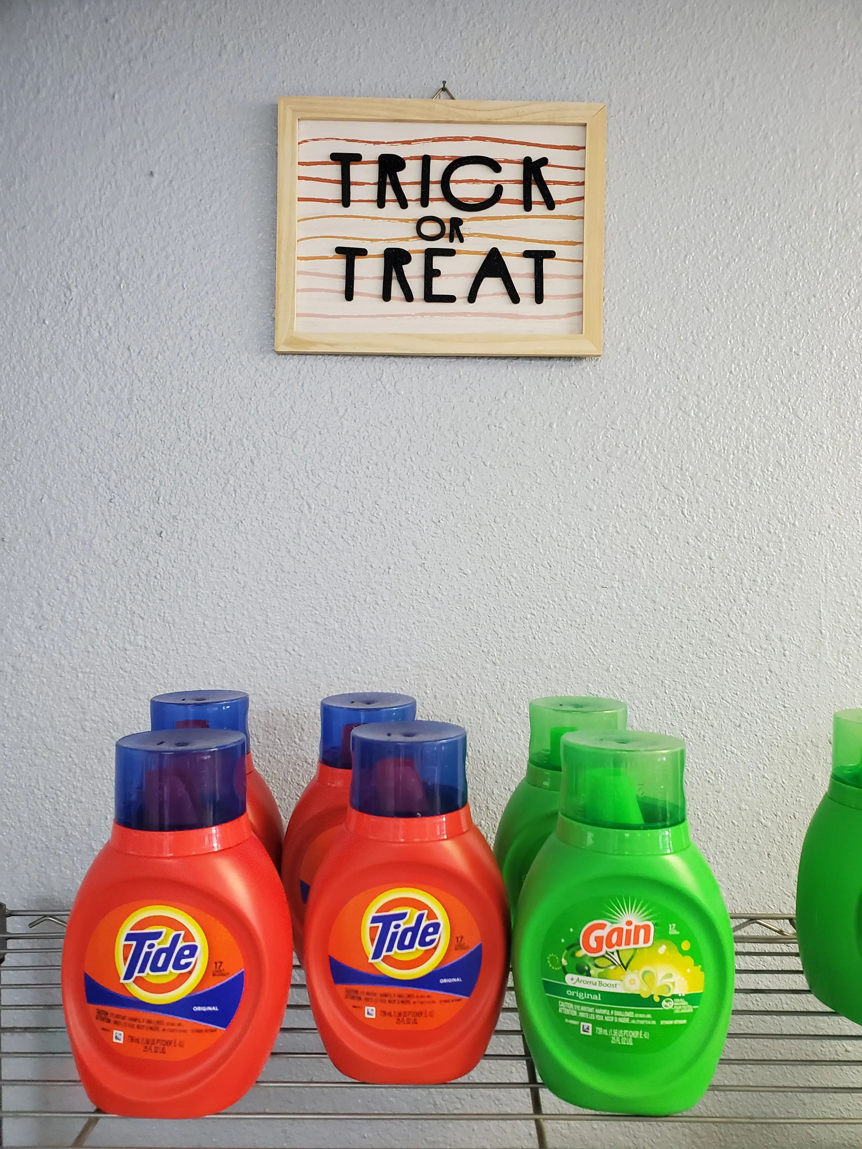 Newhall Coin Laundry - Image 19