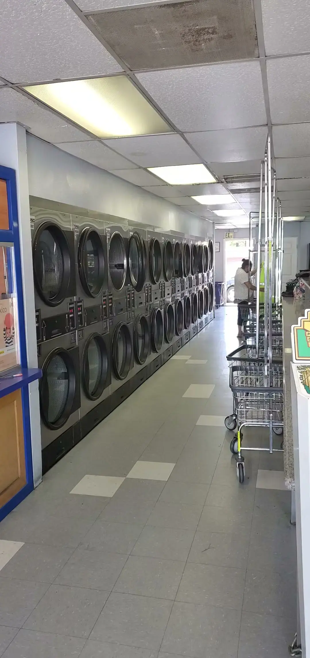 Newhall Coin Laundry - Image 8