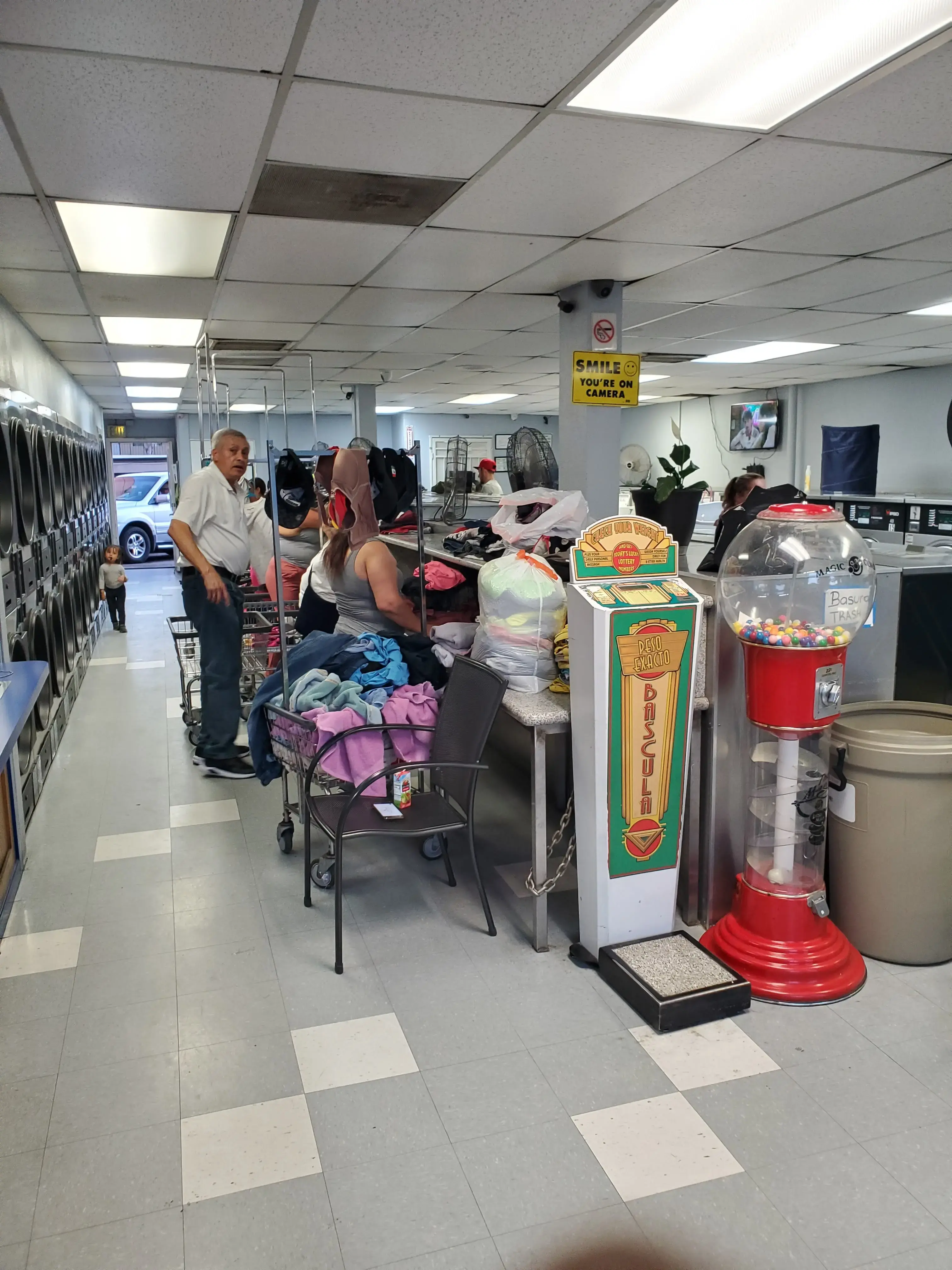 Newhall Coin Laundry - Image 6