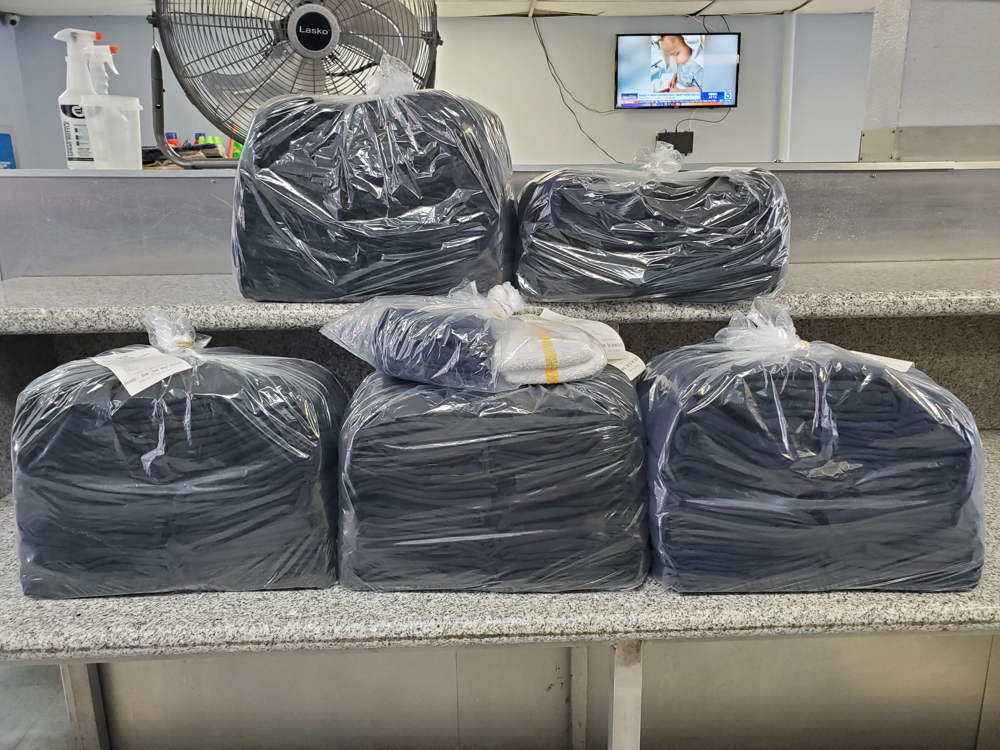 Newhall Coin Laundry - Image 5