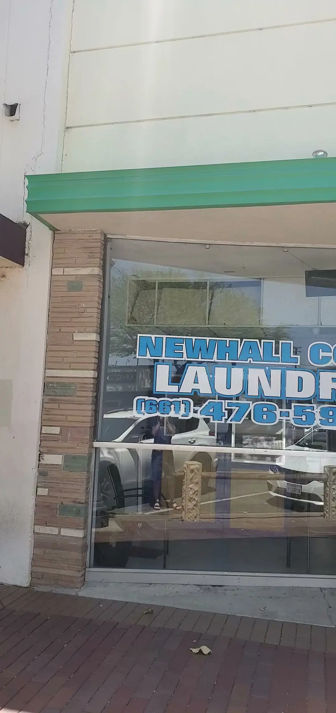 Newhall Coin Laundry - Image 20