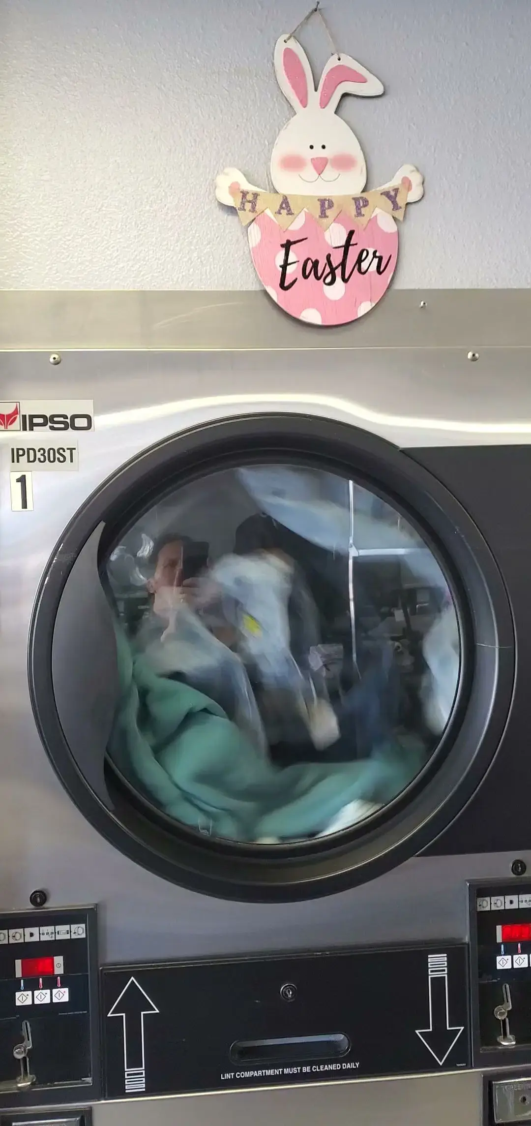 Newhall Coin Laundry - Image 14