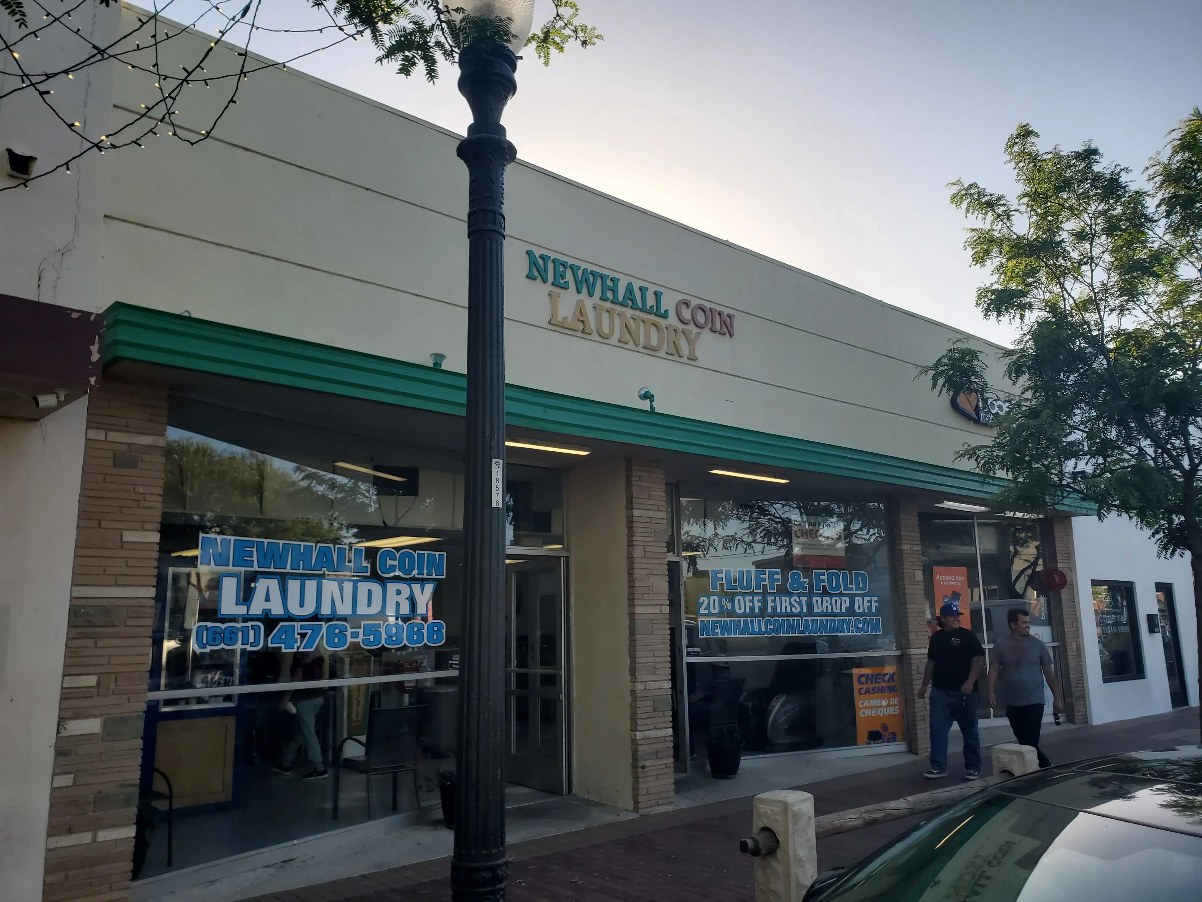 Newhall Coin Laundry - Image 12