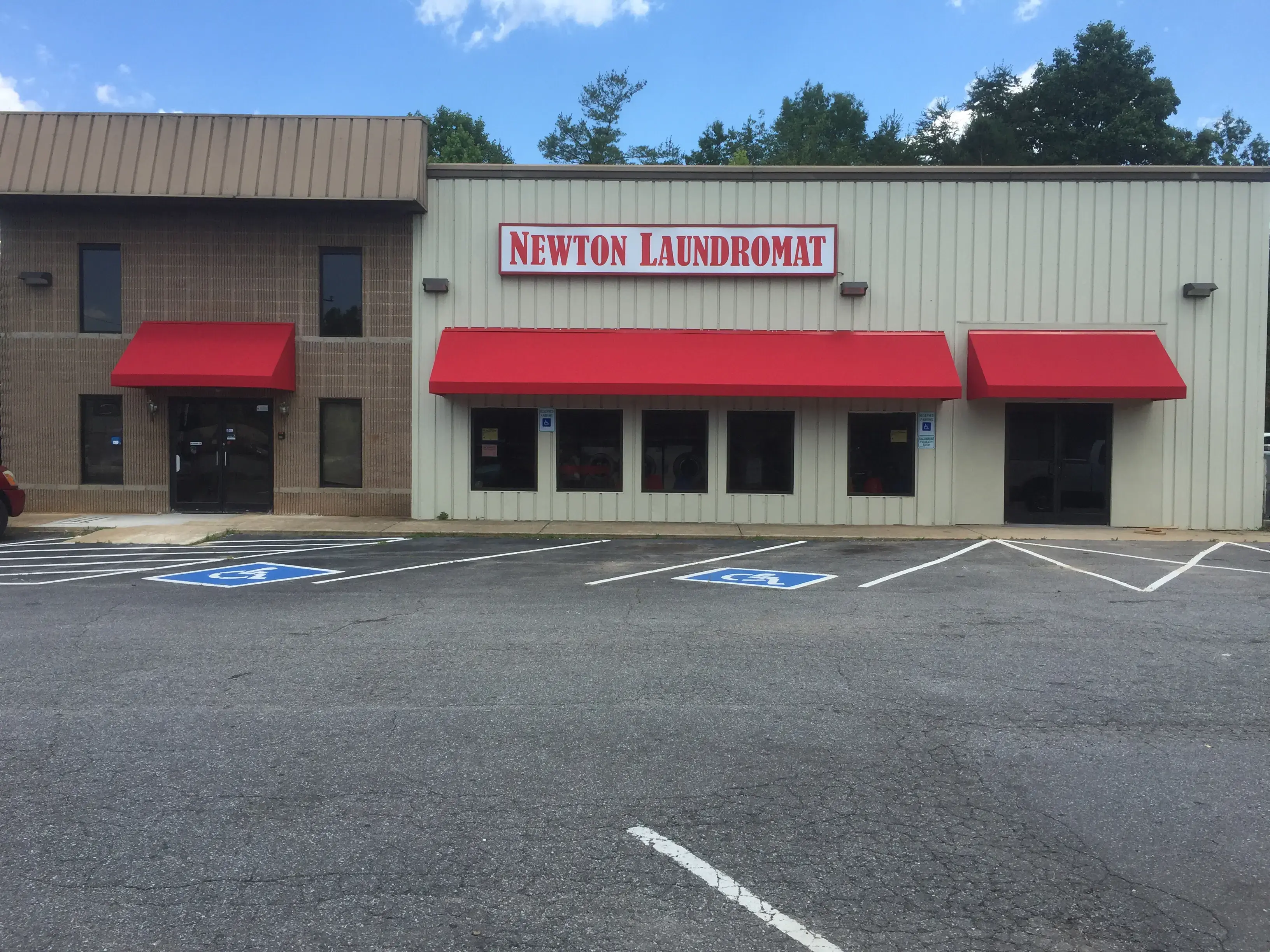 Newton Laundromat - Image 18