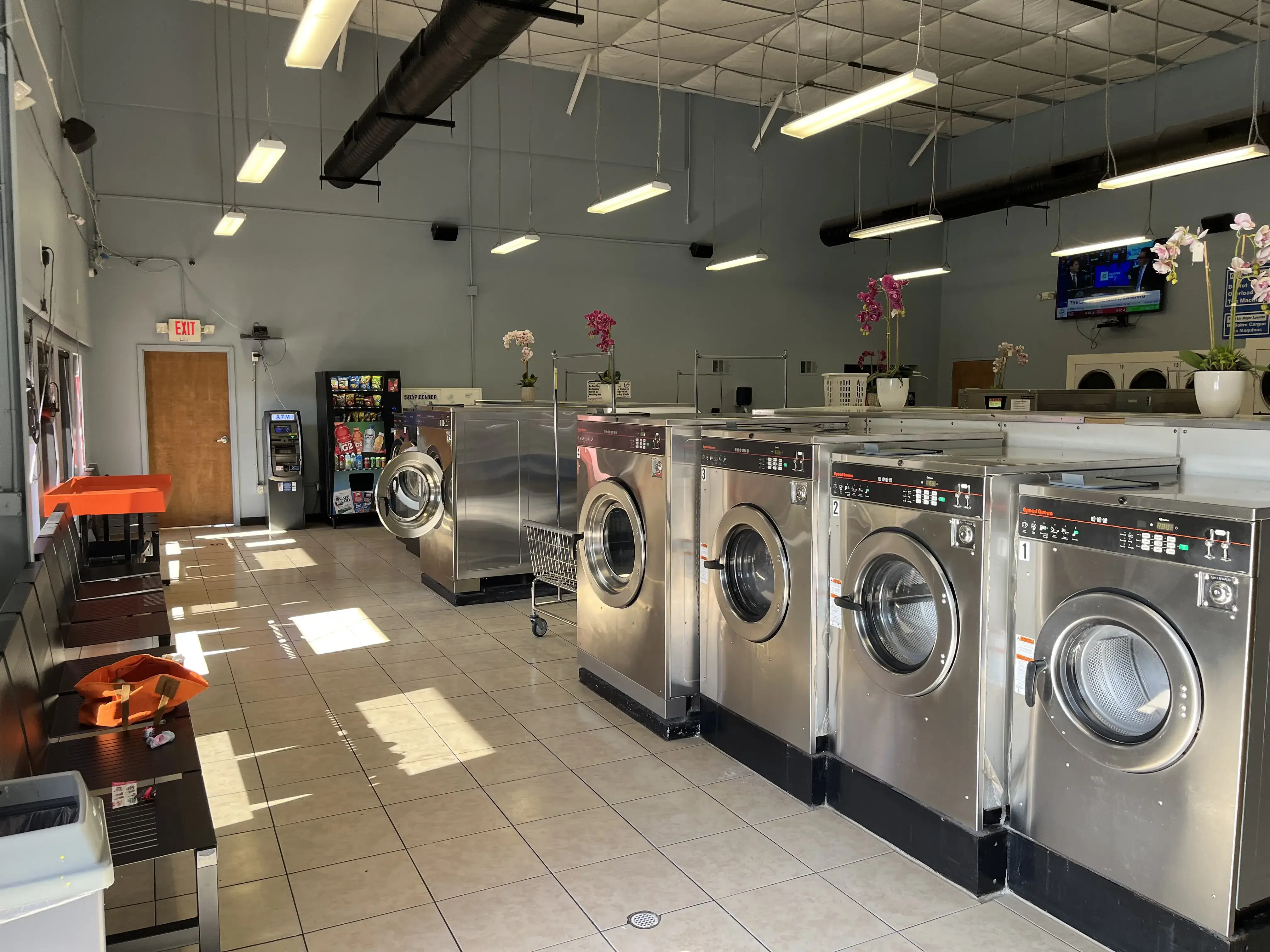 Newton Laundromat thumbnail 13