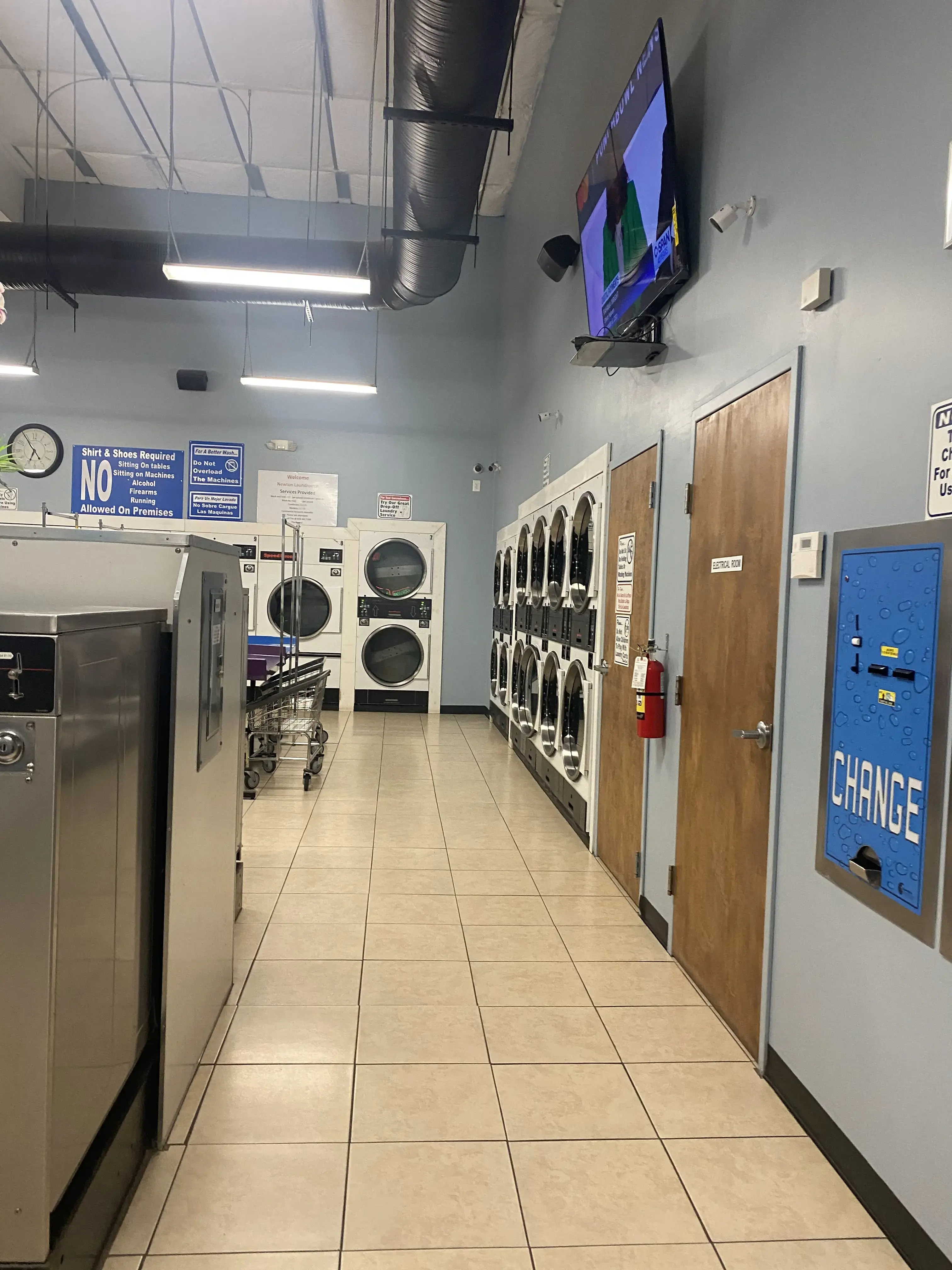 Newton Laundromat thumbnail 10