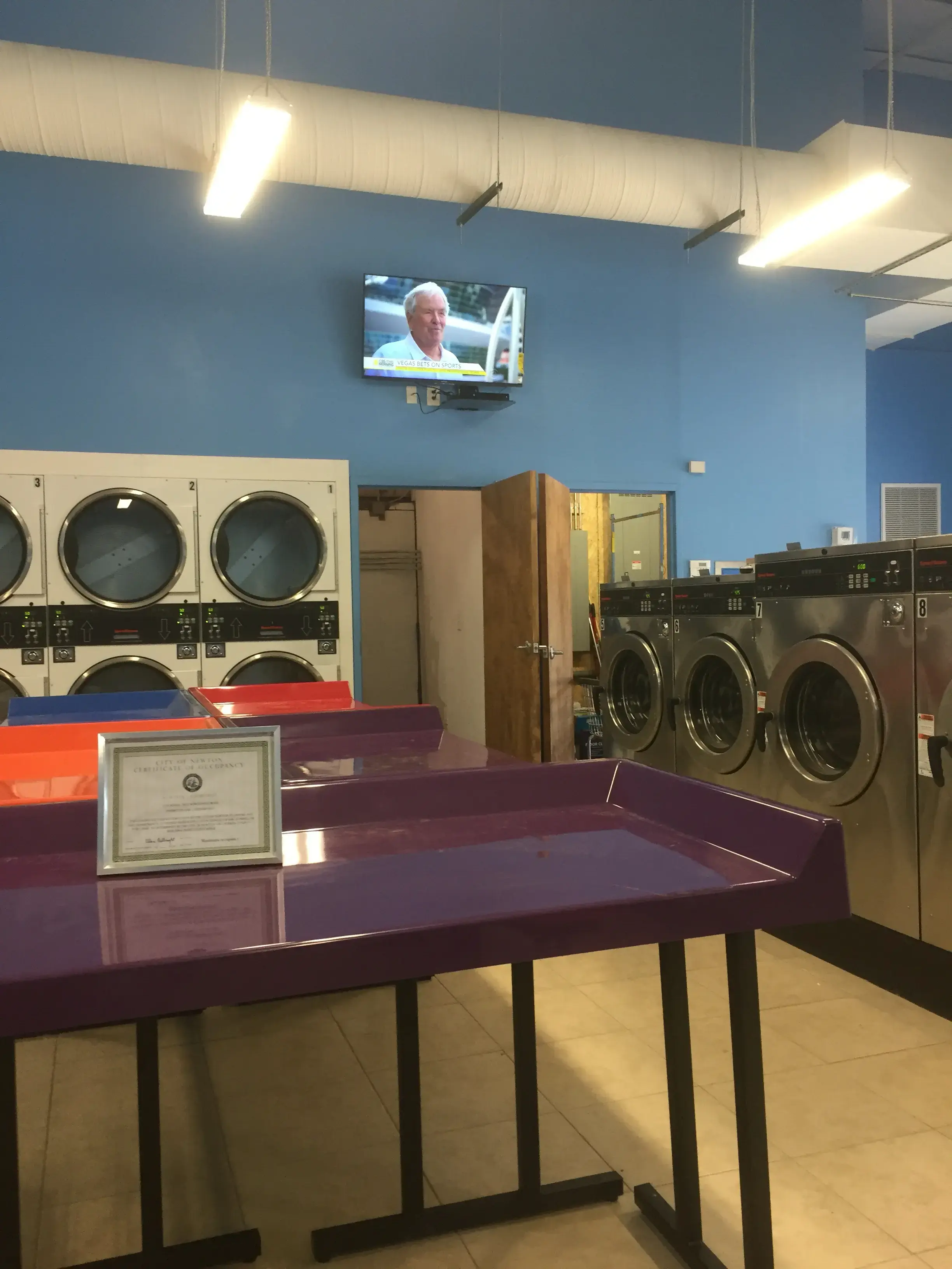 Newton Laundromat - Image 9