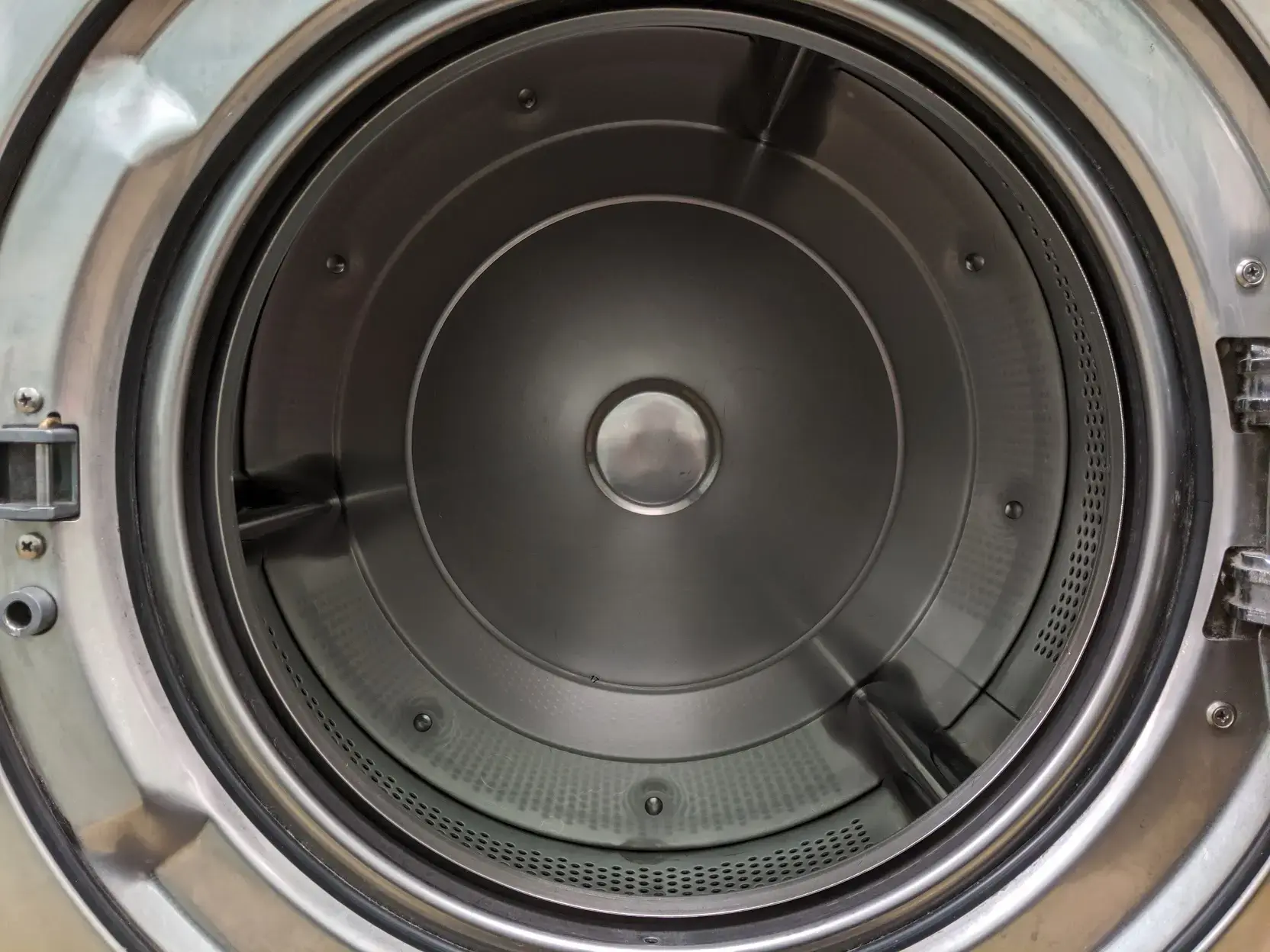 Newtonville Laundromat thumbnail 7