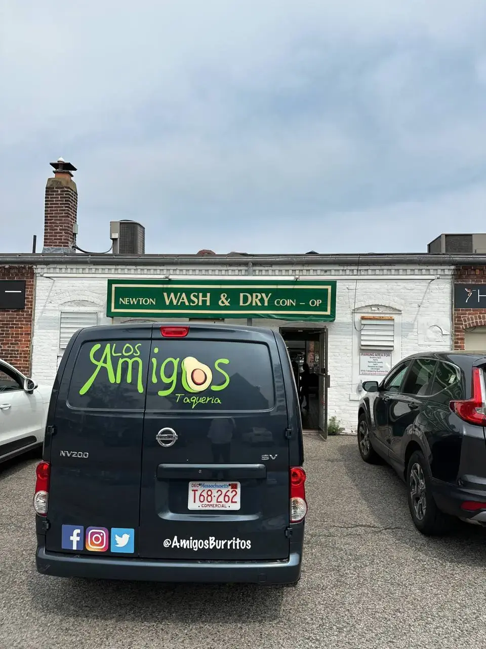 Newtonville Laundromat - Image 13