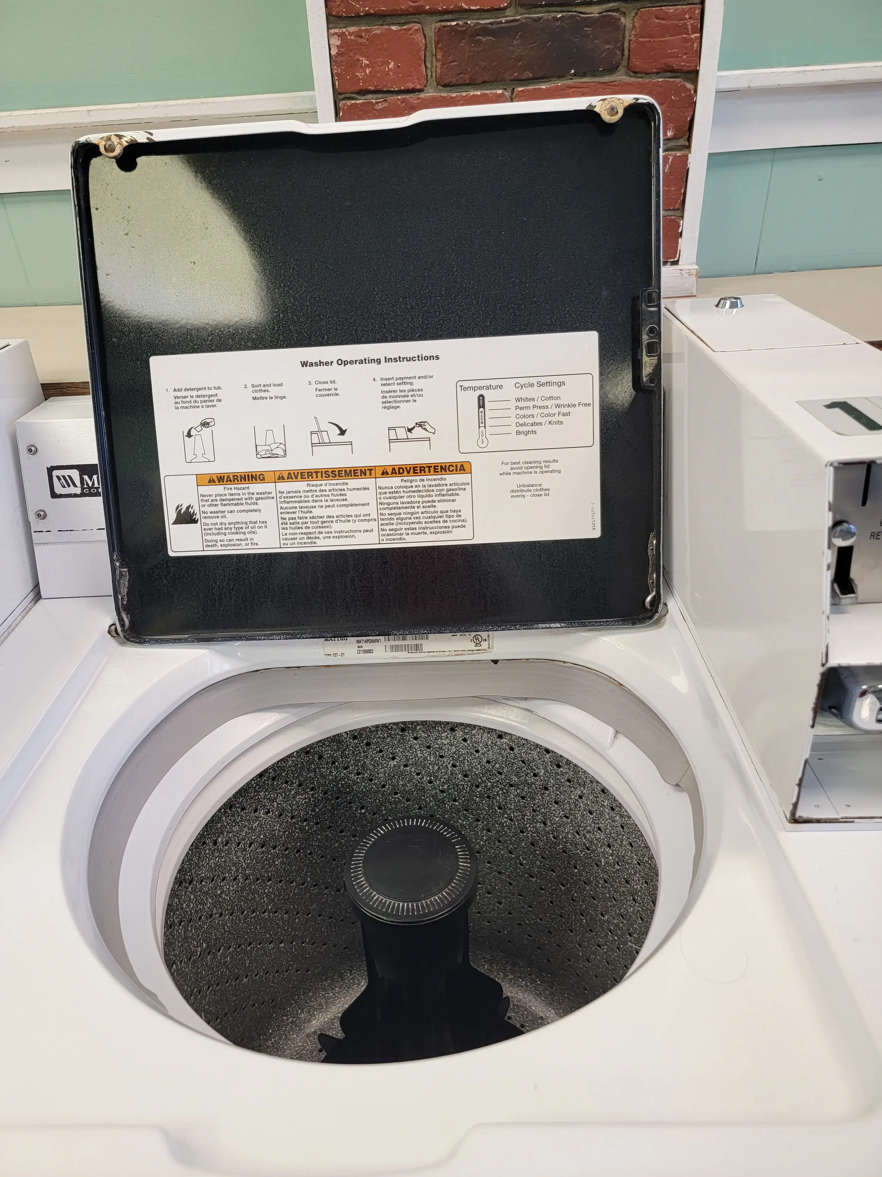 Newtonville Laundromat - Image 15