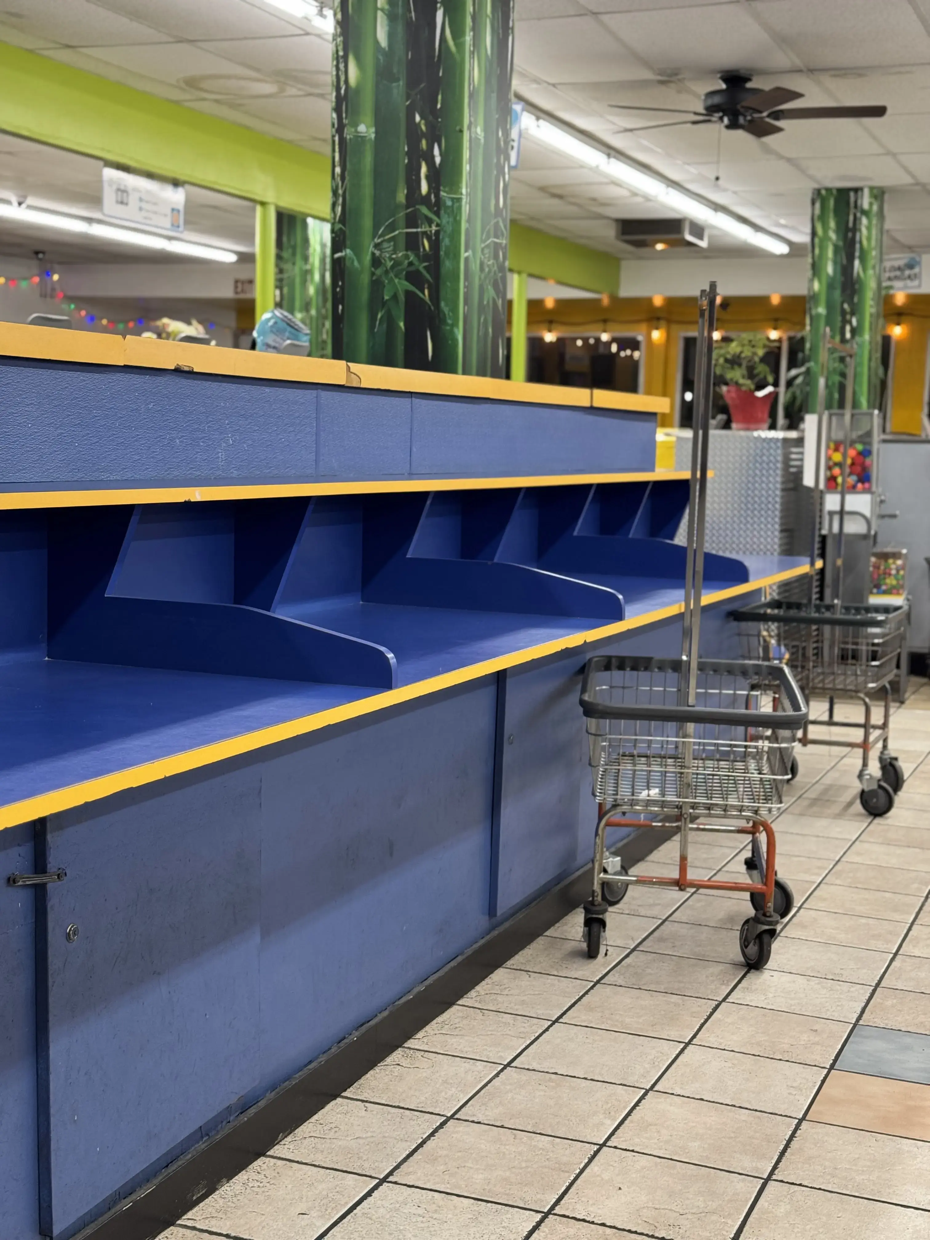 Next Door Laundry - 24 Hour Coin Laundry|Lavanderia - Image 13