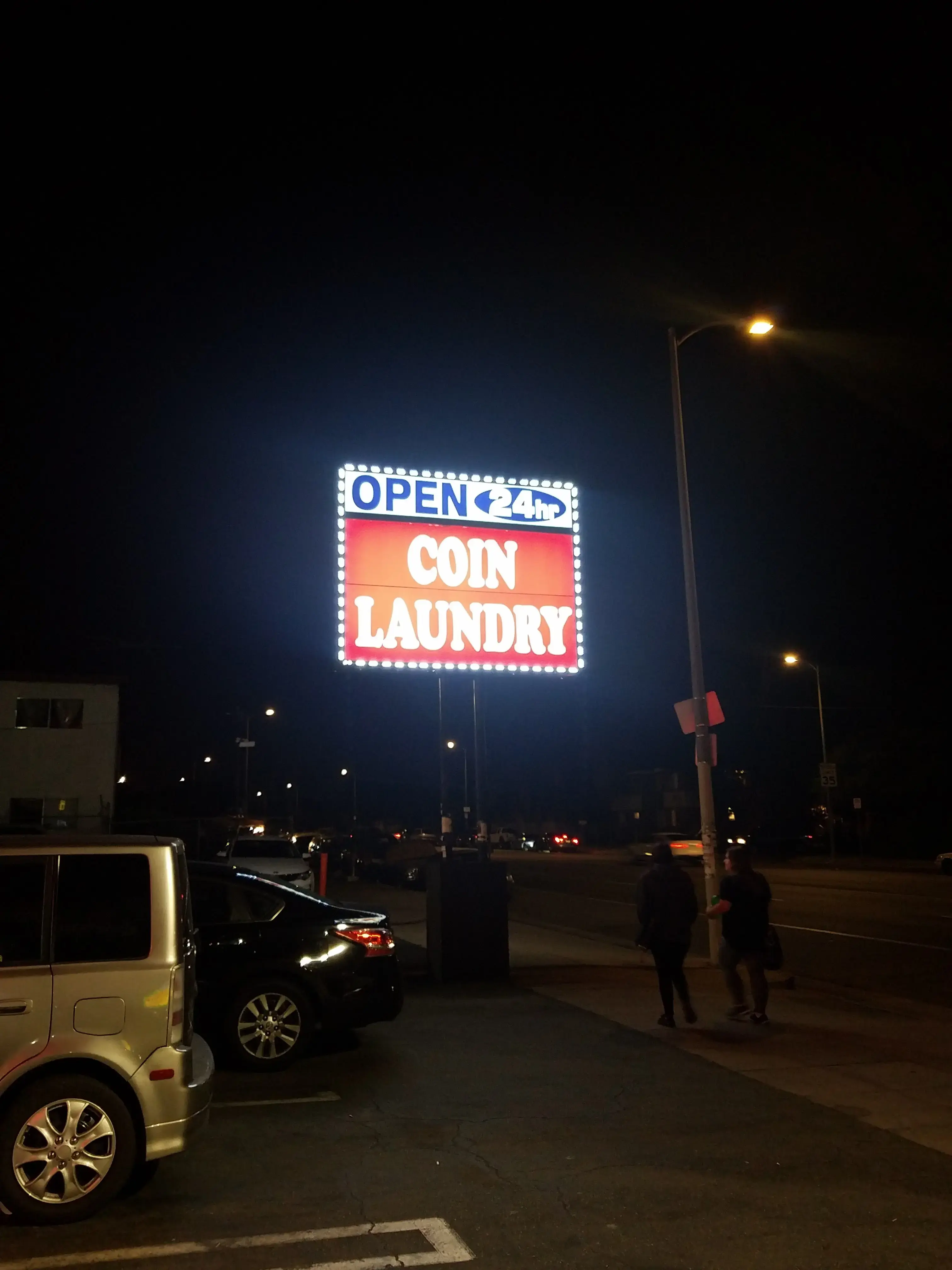Next Door Laundry - 24 Hour Coin Laundry|Lavanderia thumbnail 11