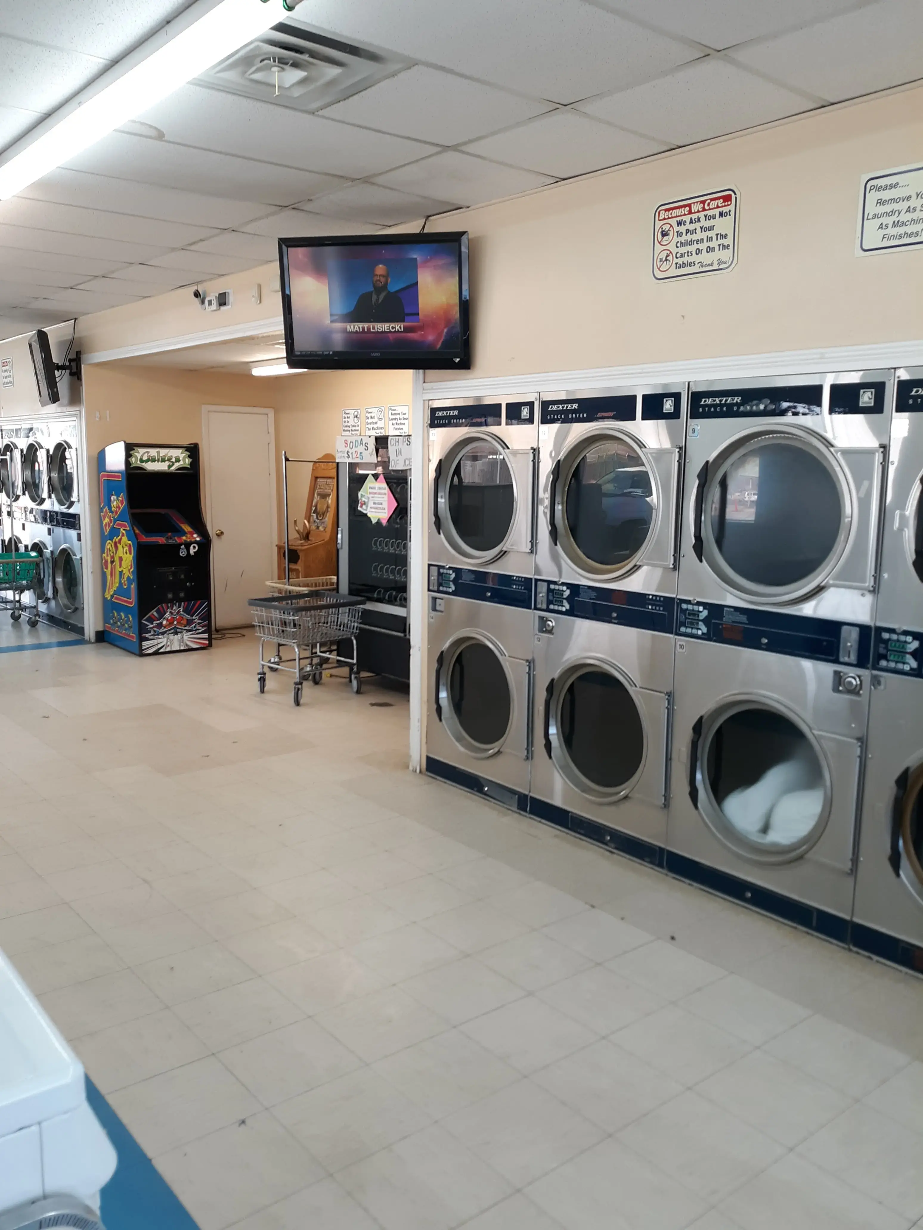Nice & Clean Laundromat thumbnail 15