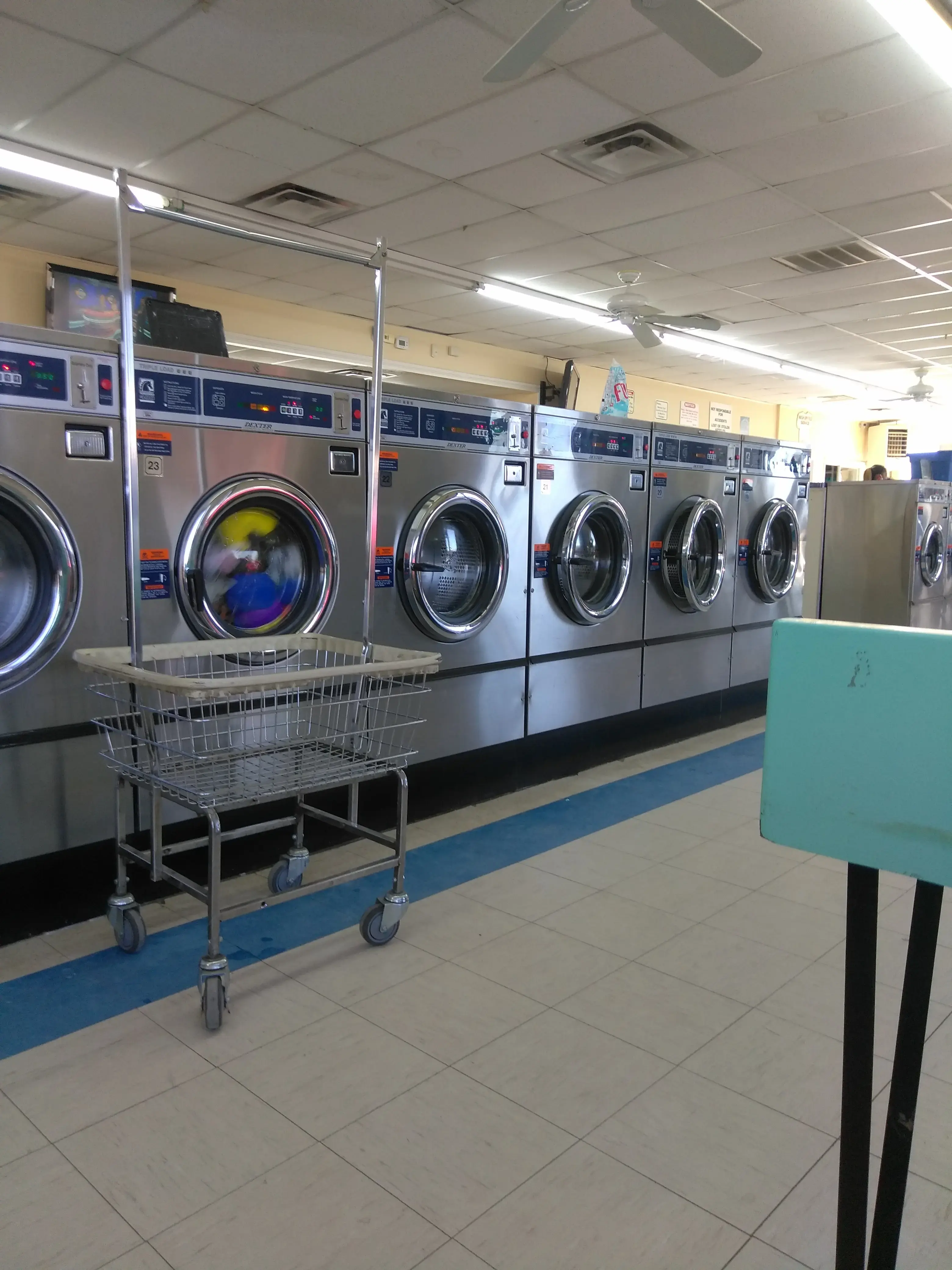 Nice & Clean Laundromat thumbnail 16