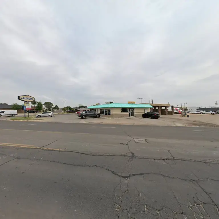 Nice & Clean Laundromat - Image 19