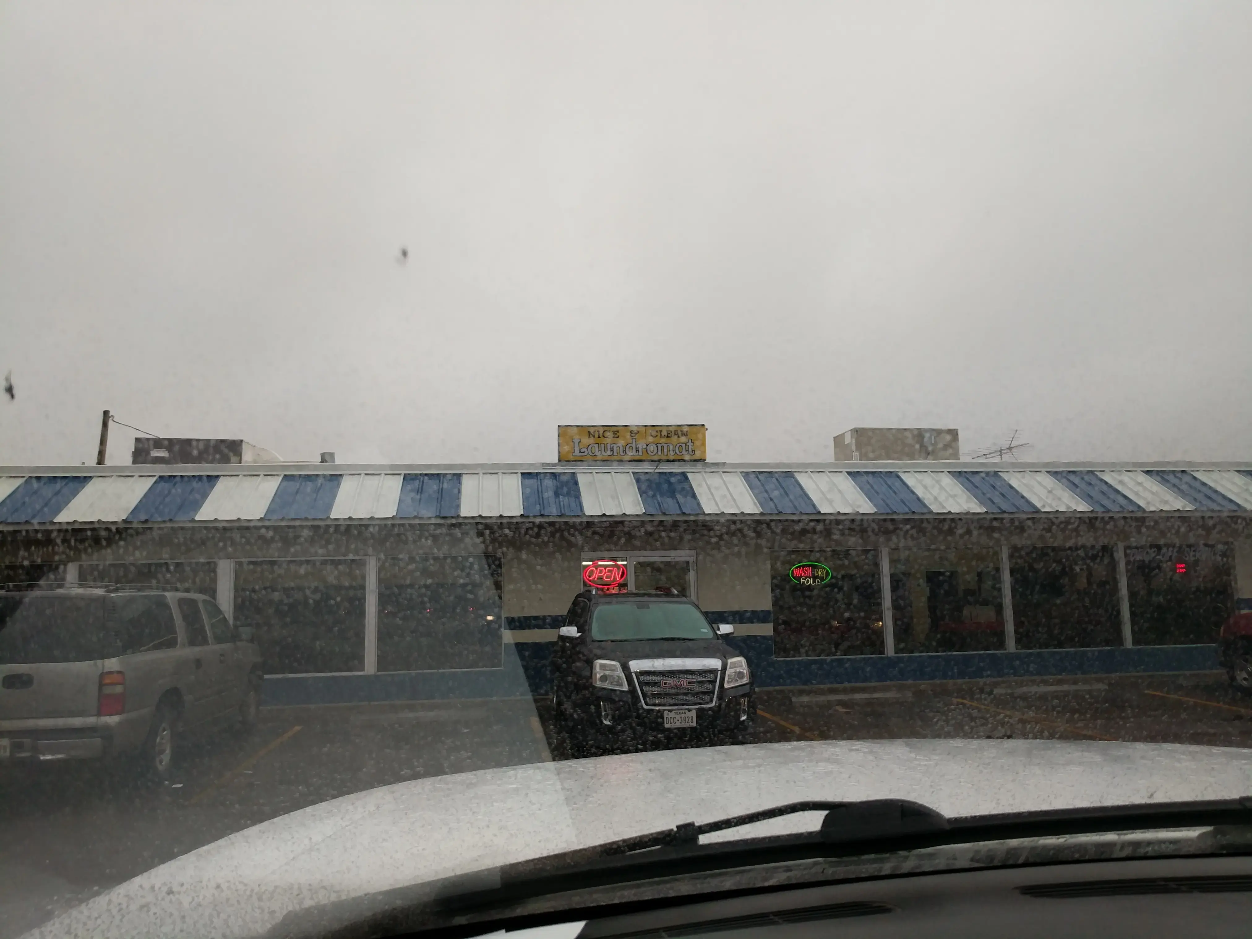 Nice & Clean Laundromat - Image 11