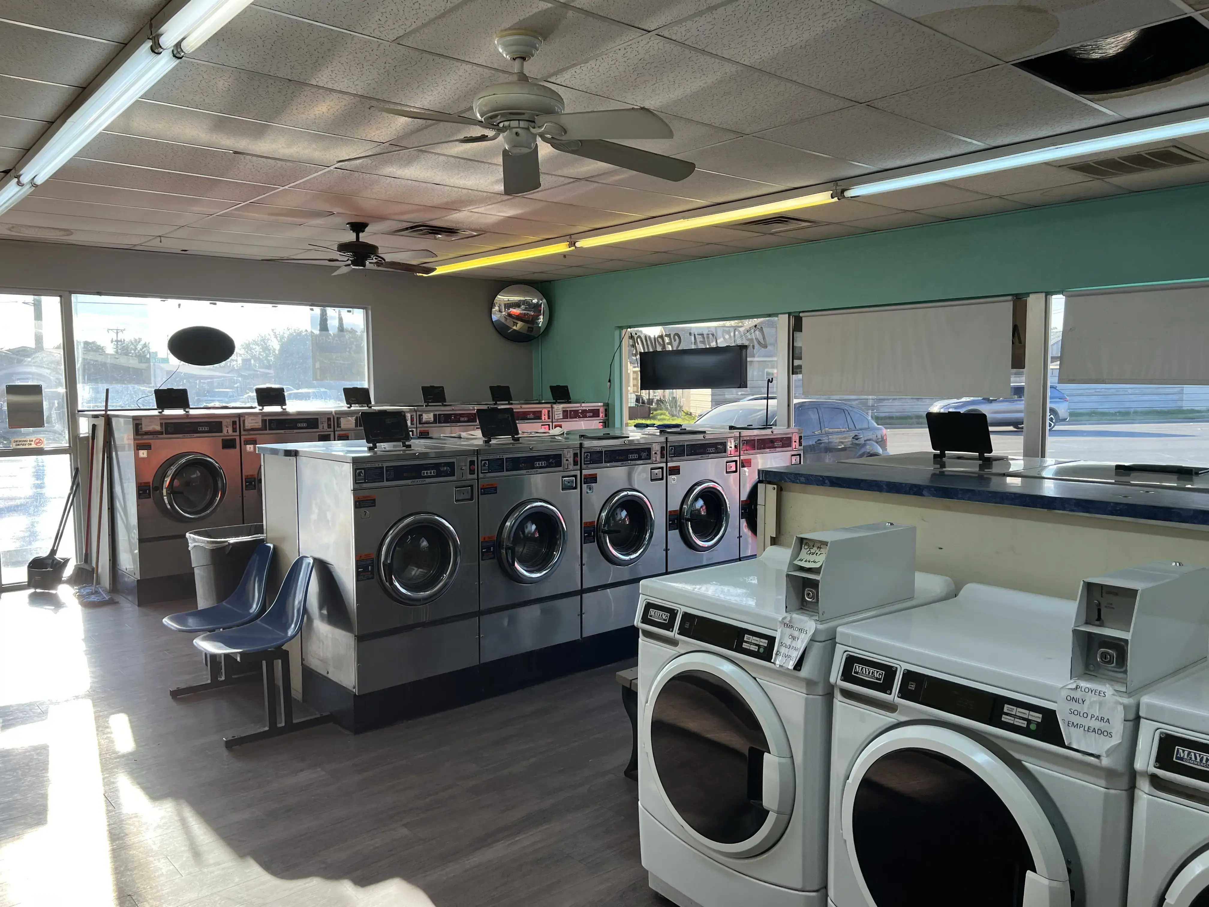 Nice & Clean Laundromat - Image 12