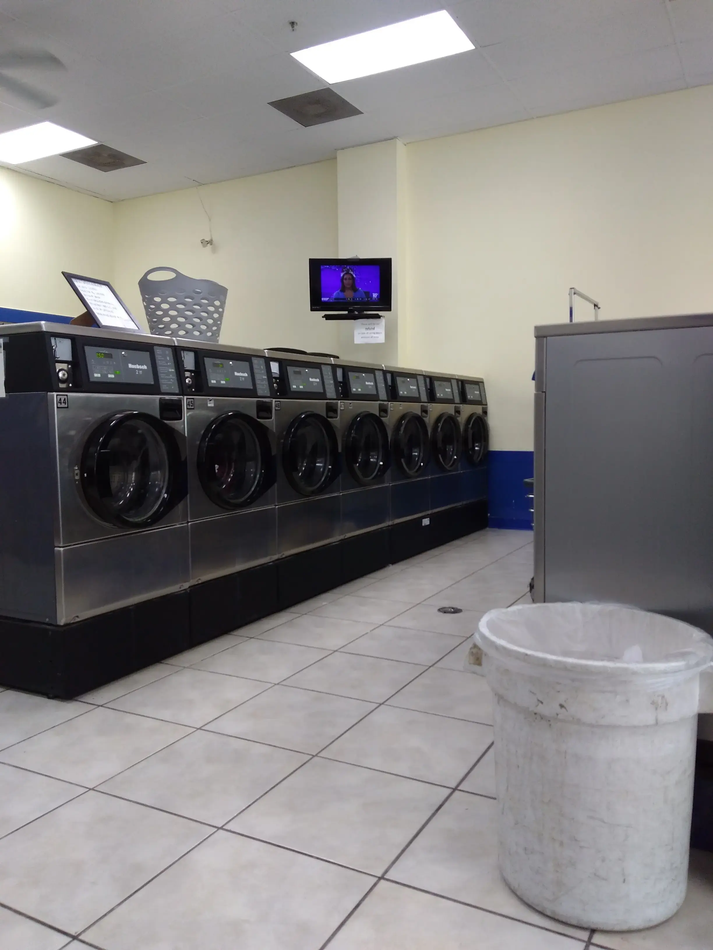 Nice Coin Laundry thumbnail 16