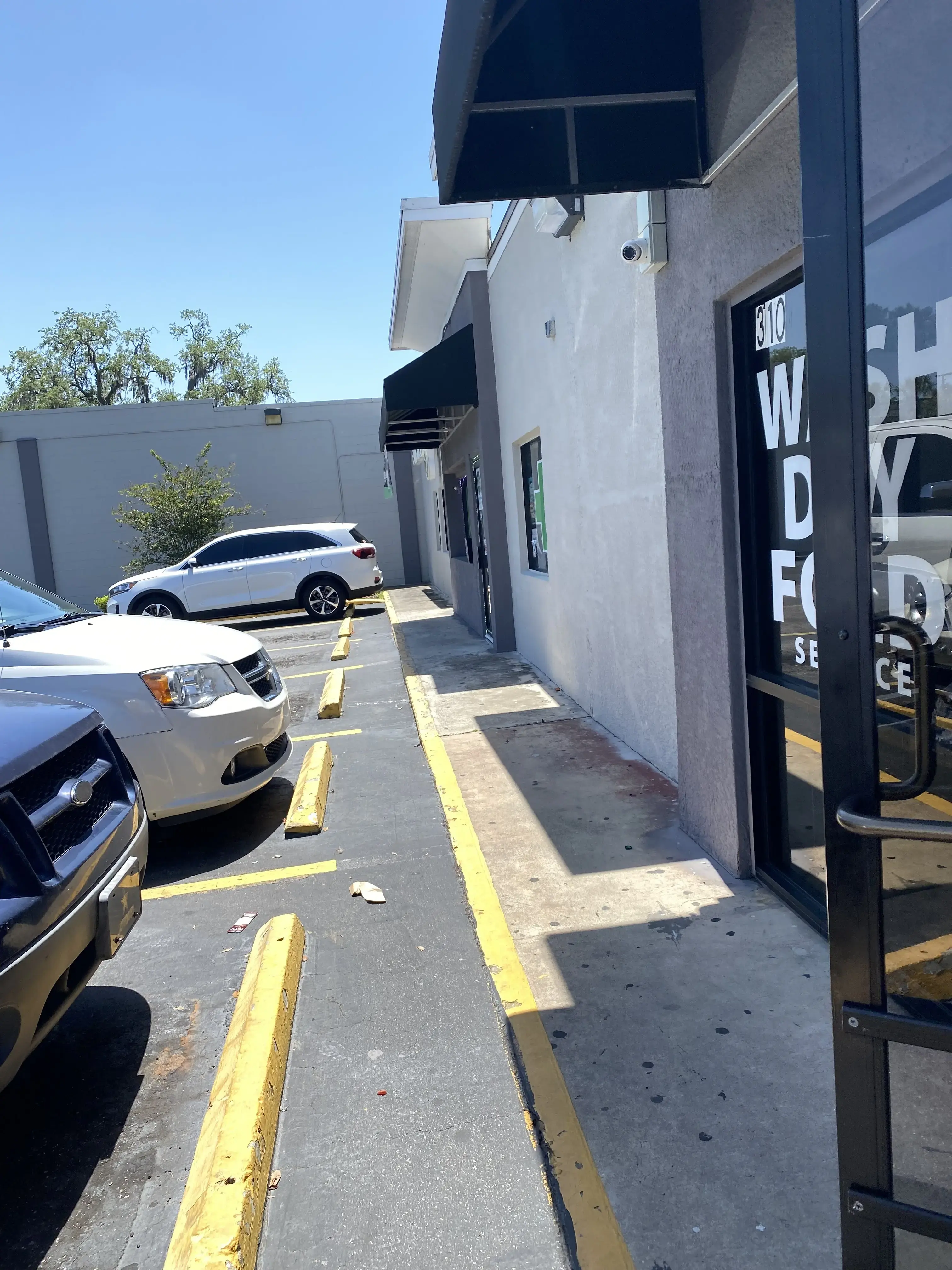Nice Day Laundromat & Cleaners thumbnail 10
