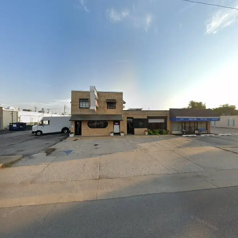 Nichols Hills Cleaners thumbnail 8