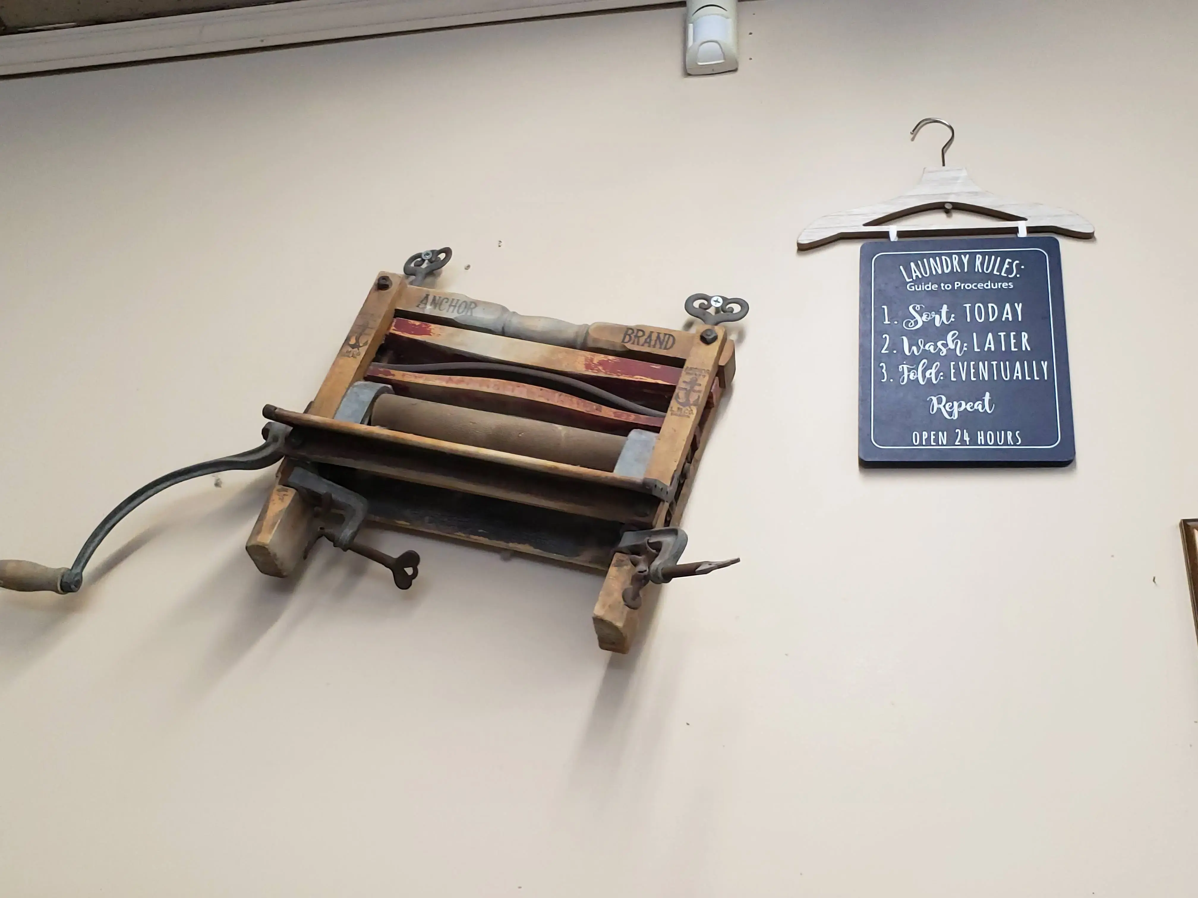 Nifty Laundromat - Image 14