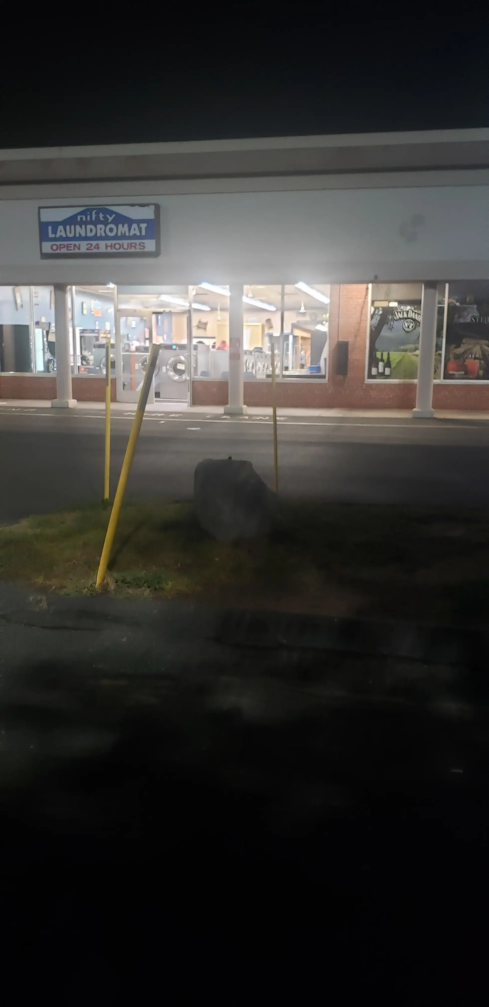 Nifty Laundromat thumbnail 20