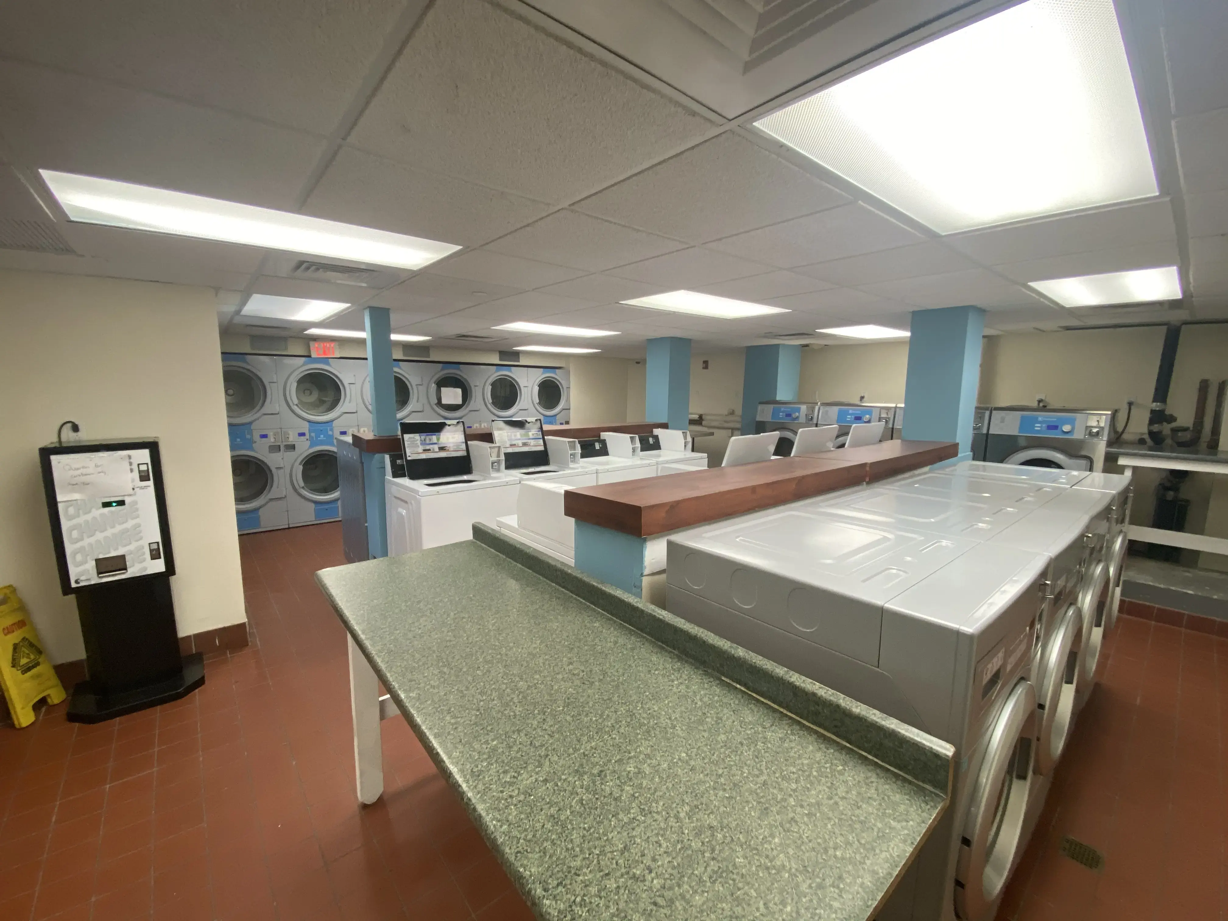 Nino's Laundromat thumbnail 17