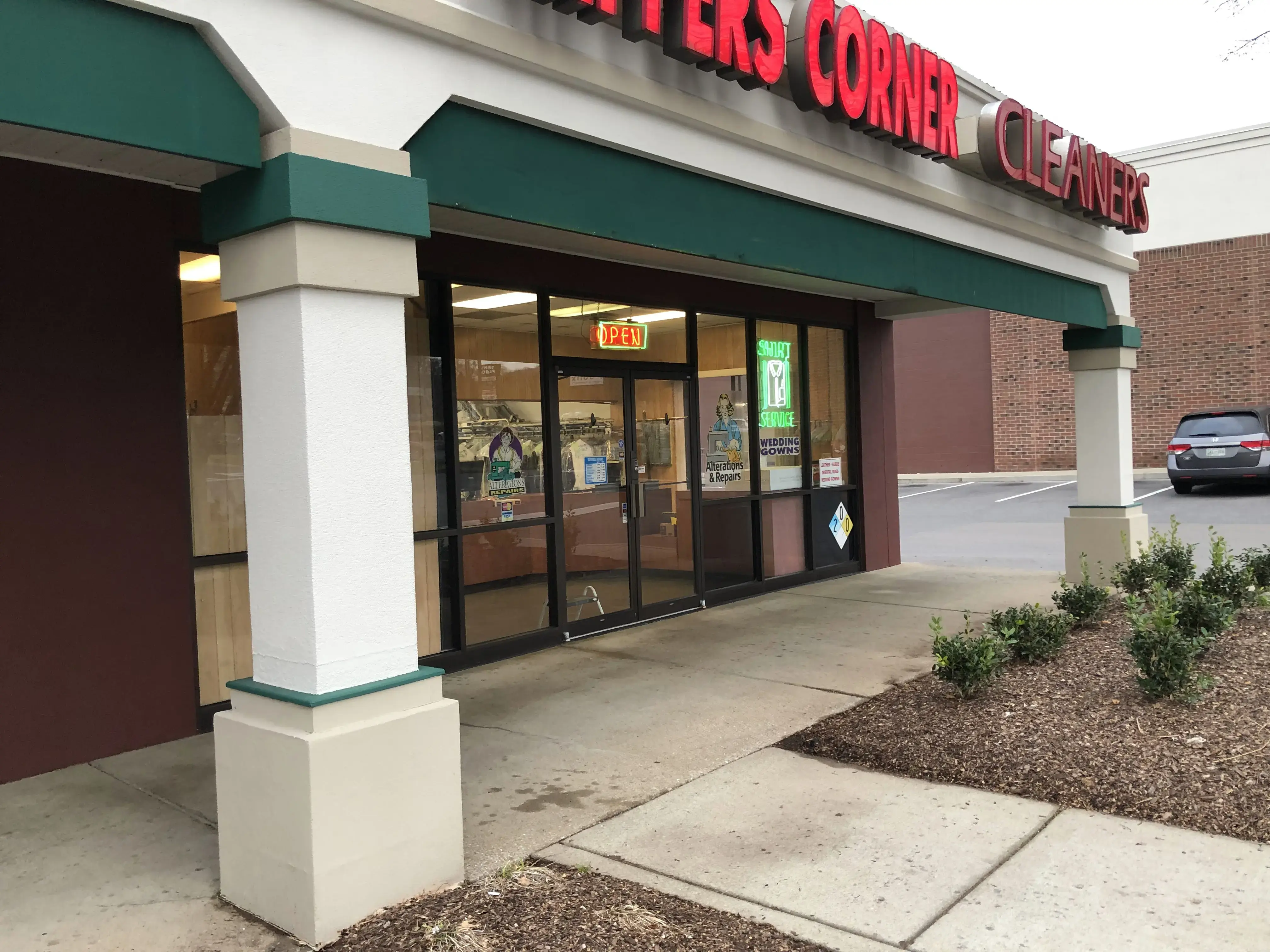 Nippers Corner Cleaners thumbnail 1