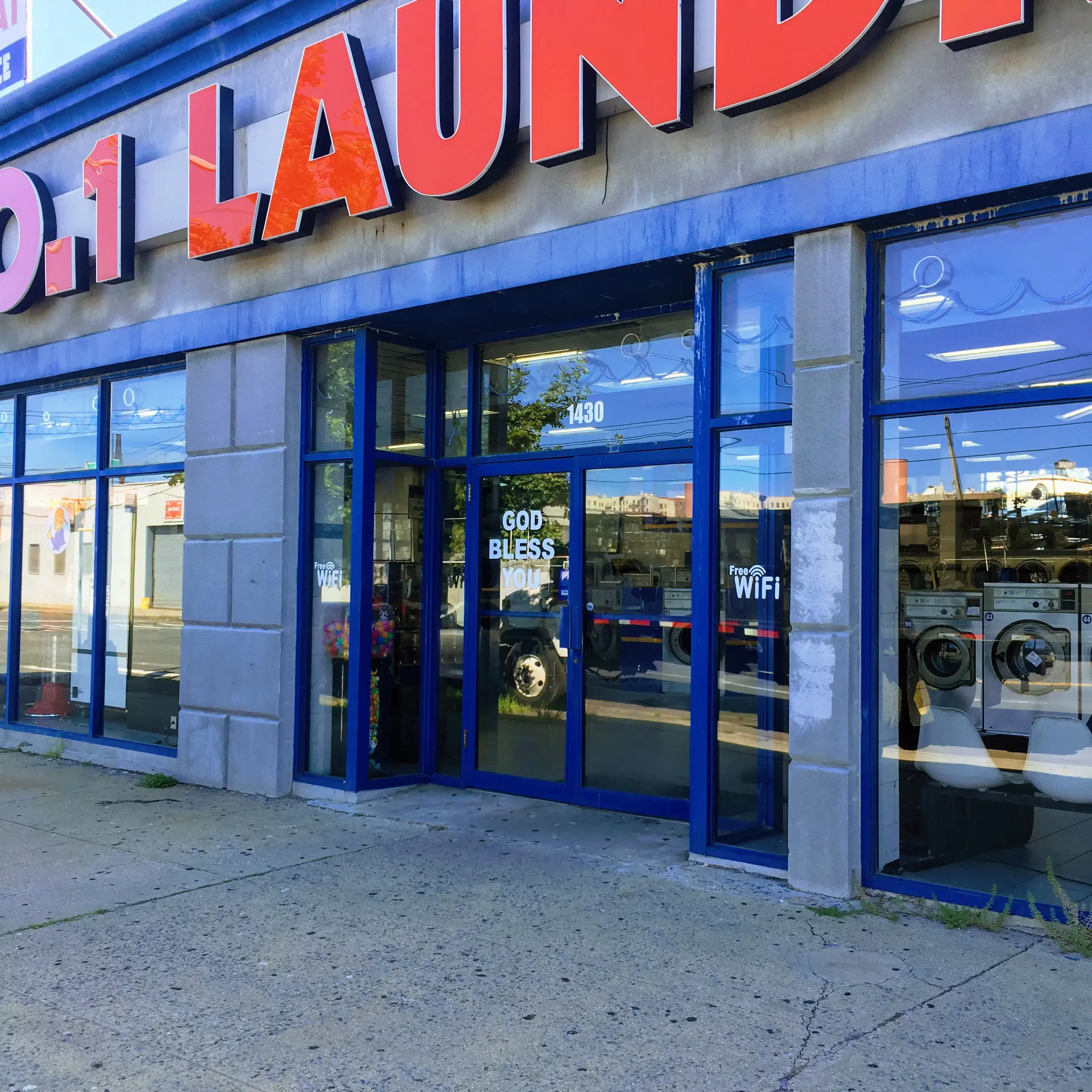 No 1 Laundromat - Image 13