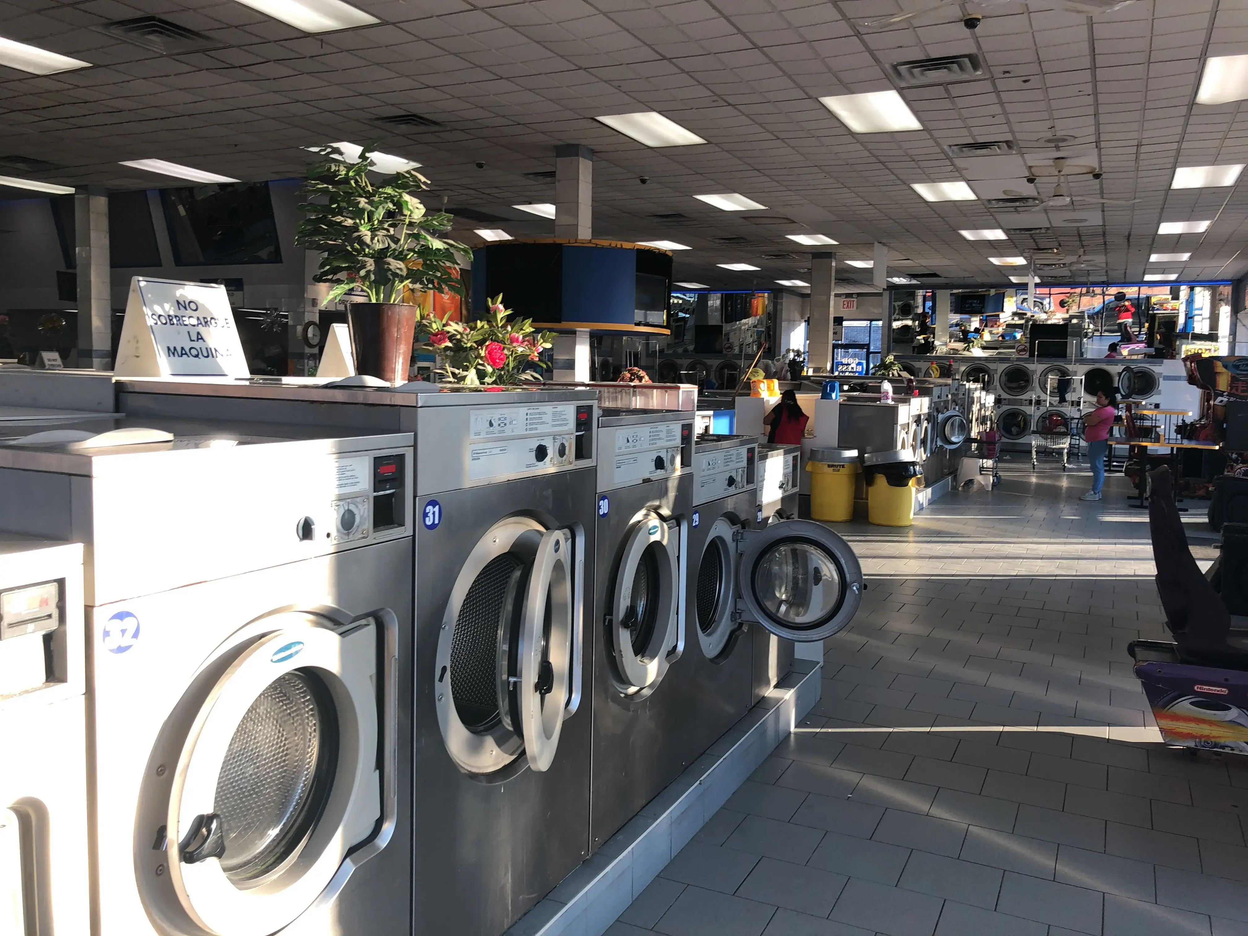 No 1 Laundromat - Image 3