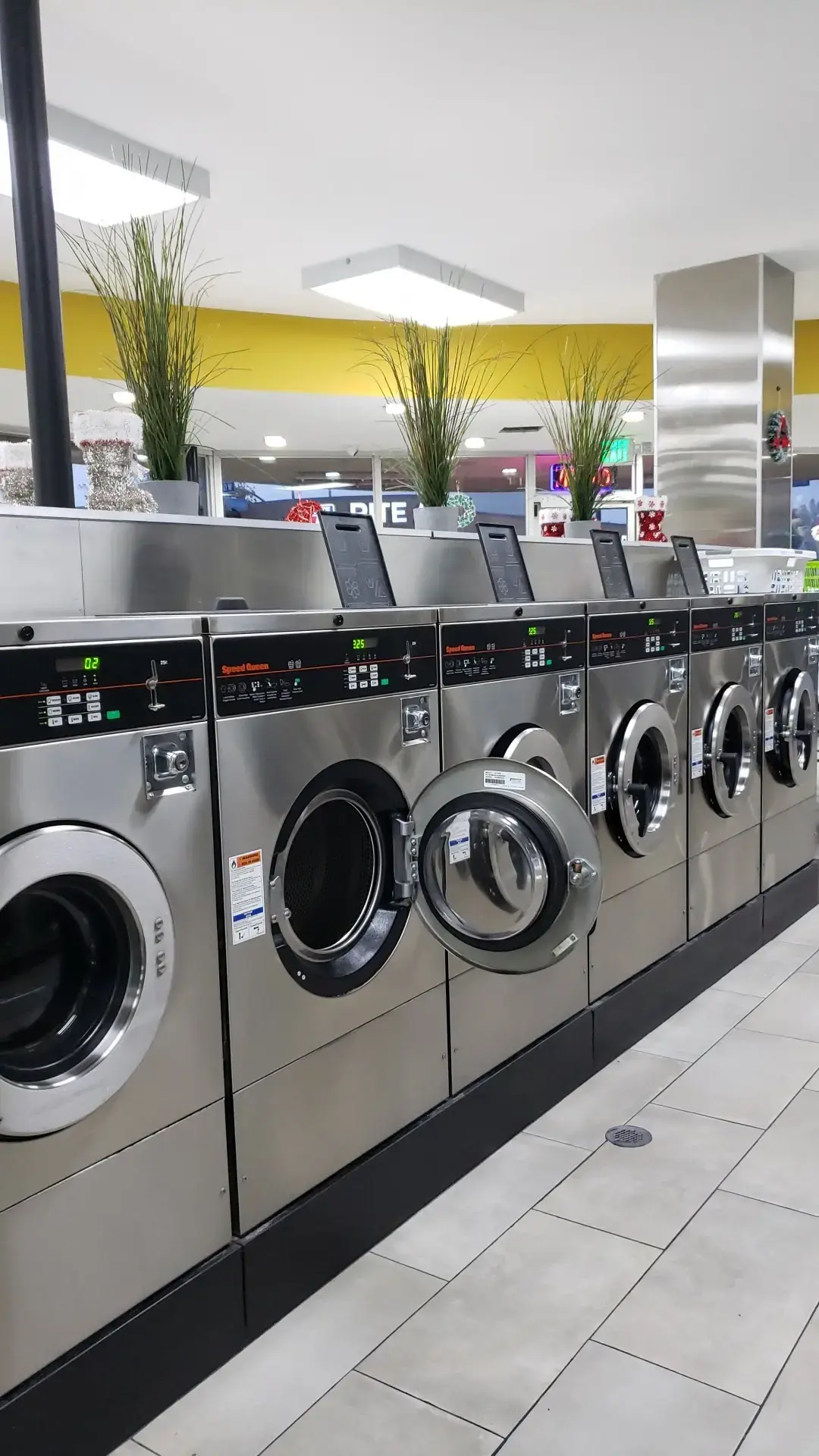 NoHo Coin Laundry thumbnail 16
