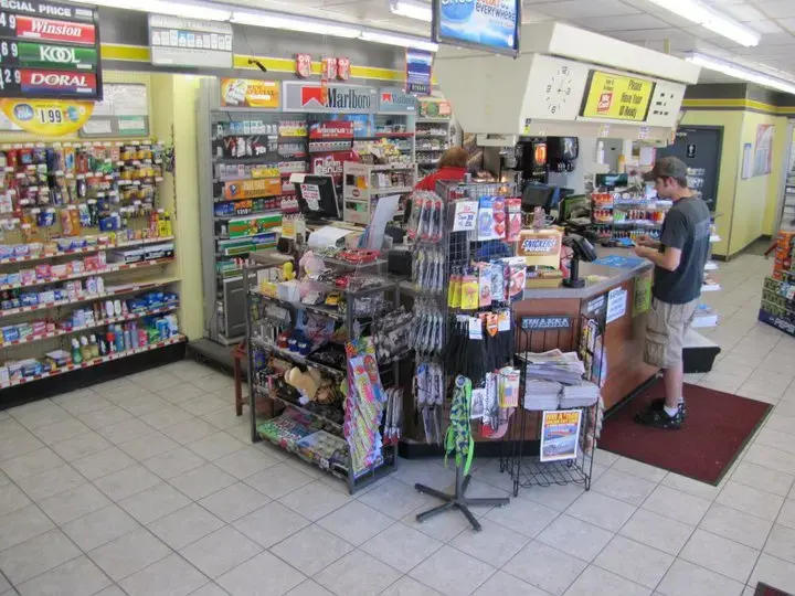 Norm's Minit Mart - Image 6