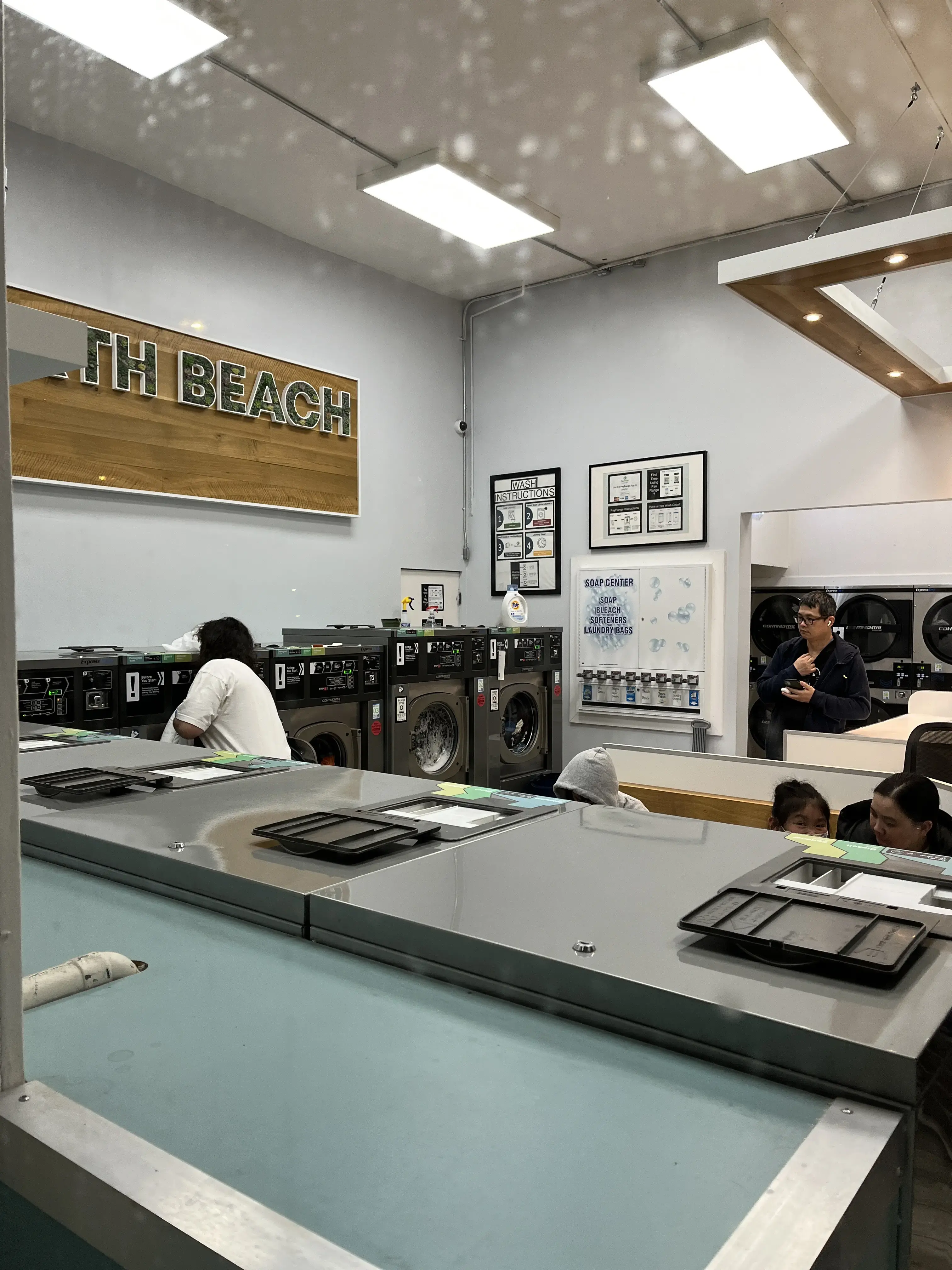 North Beach Laundry - Image 12