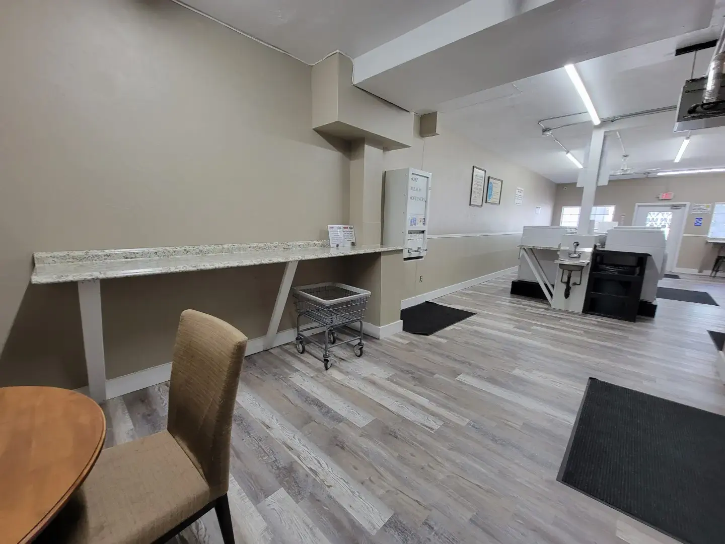 North Brookfield Laundromat - Image 3