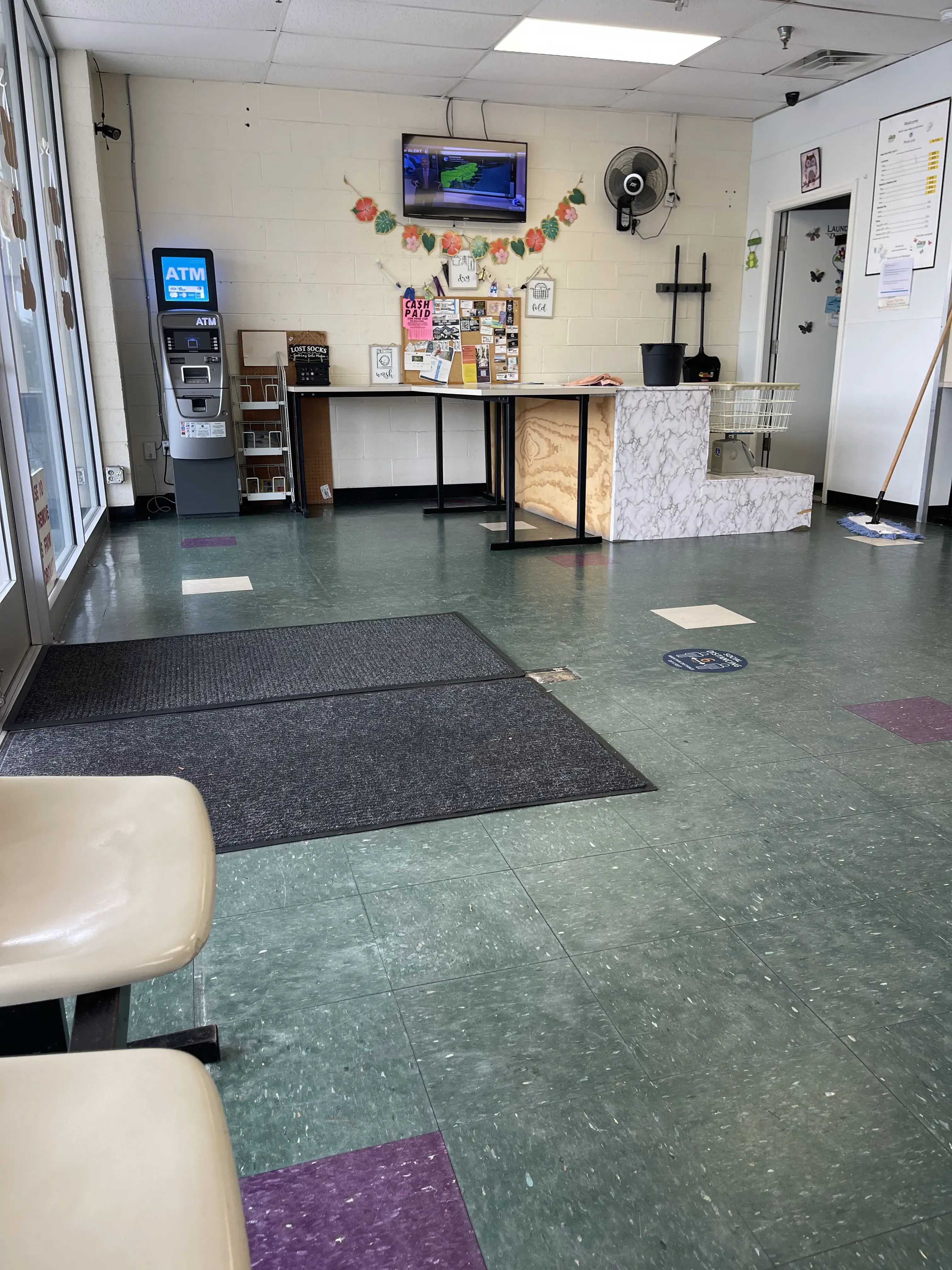 North Cape May Laundromat - Image 10