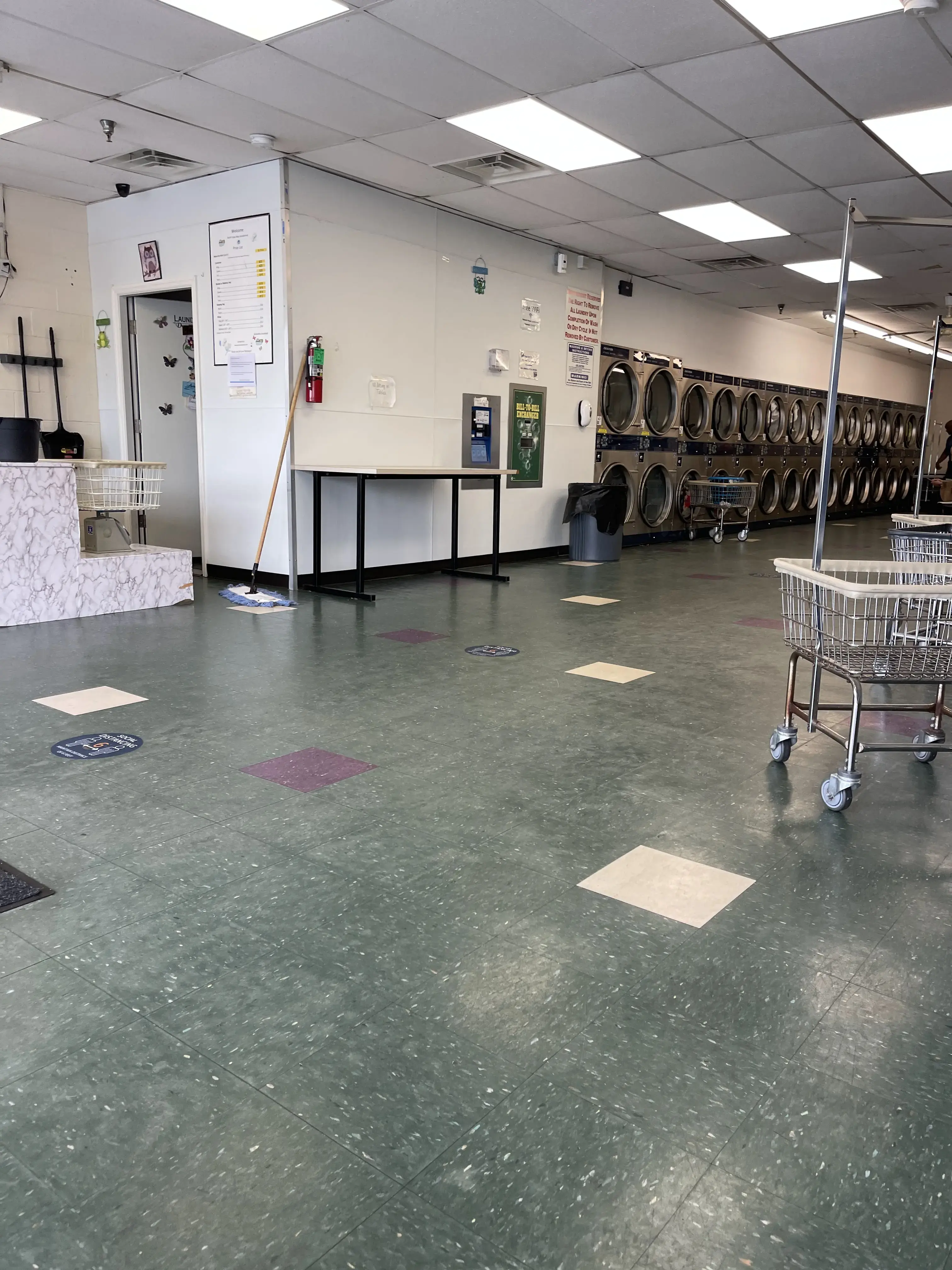 North Cape May Laundromat - Image 19