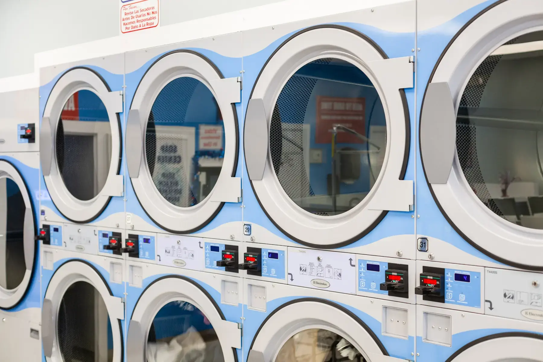 North End Laundromat - Image 14