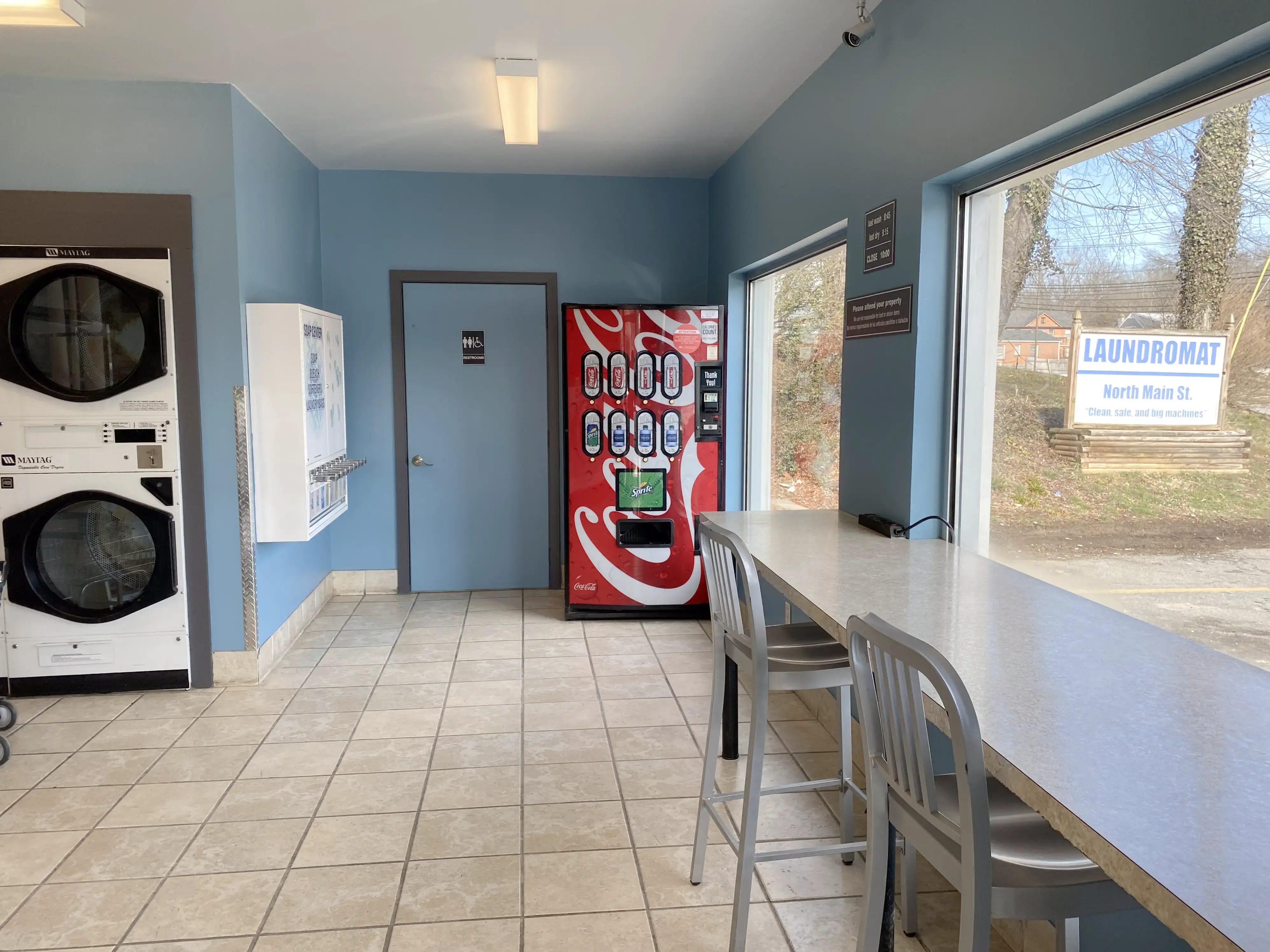 North Main Street Laundromat - Image 4