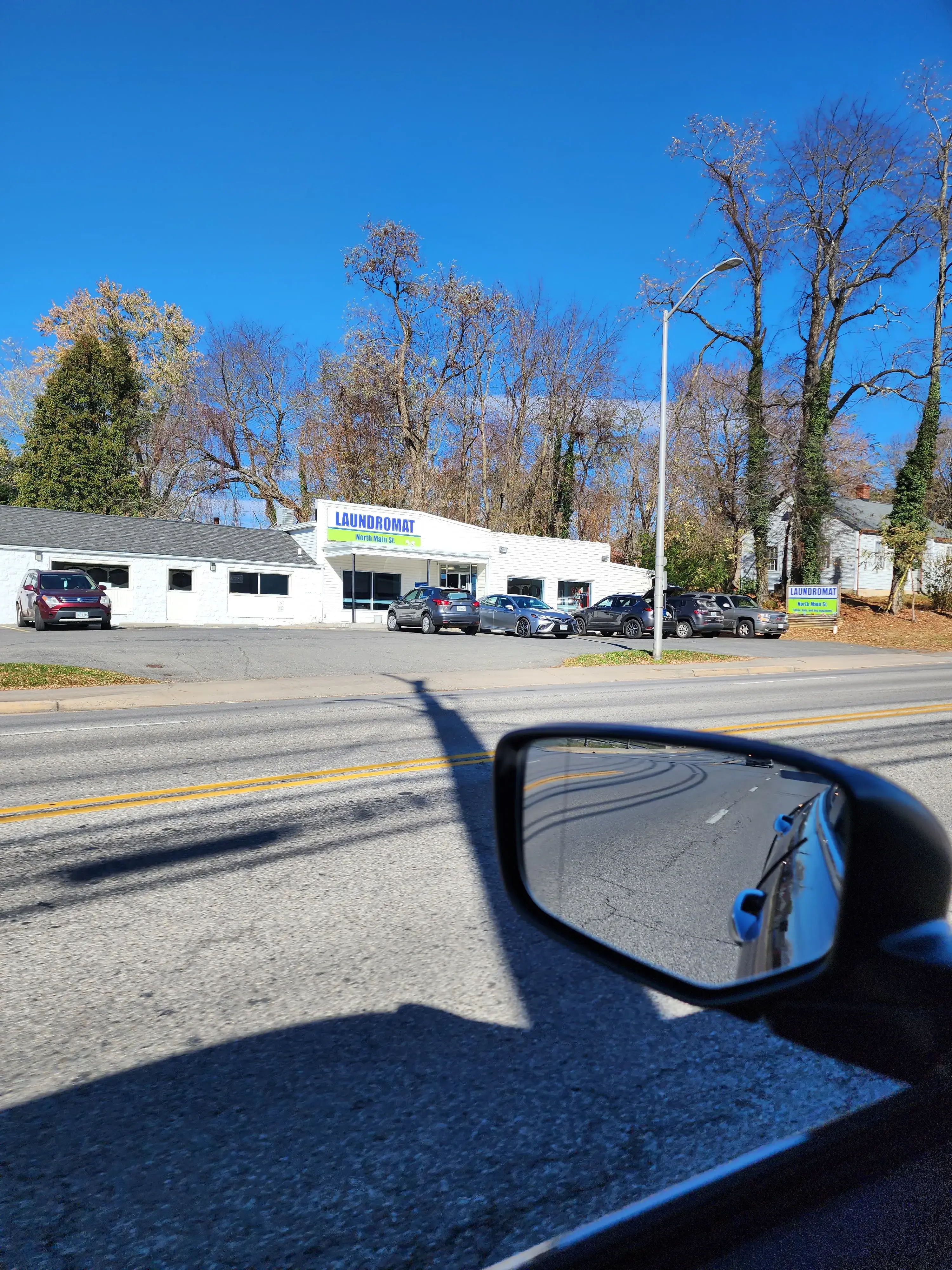 North Main Street Laundromat thumbnail 13