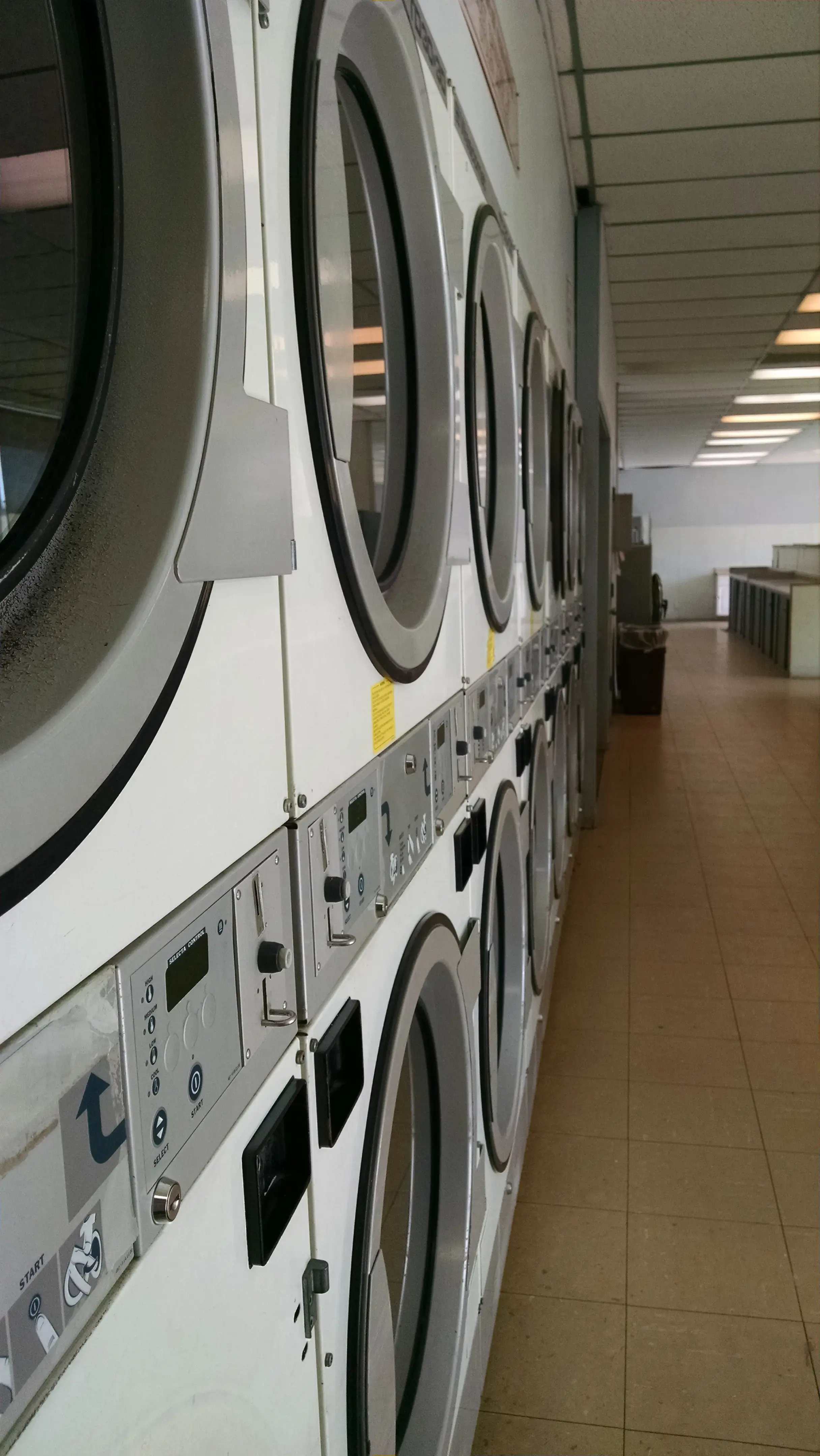 North Milpas Laundry - Image 2