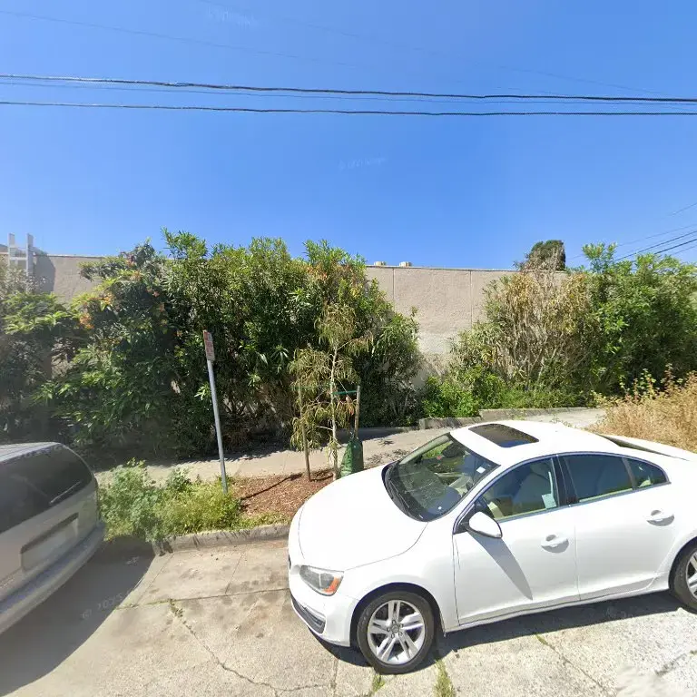 North Milpas Laundry - Image 9