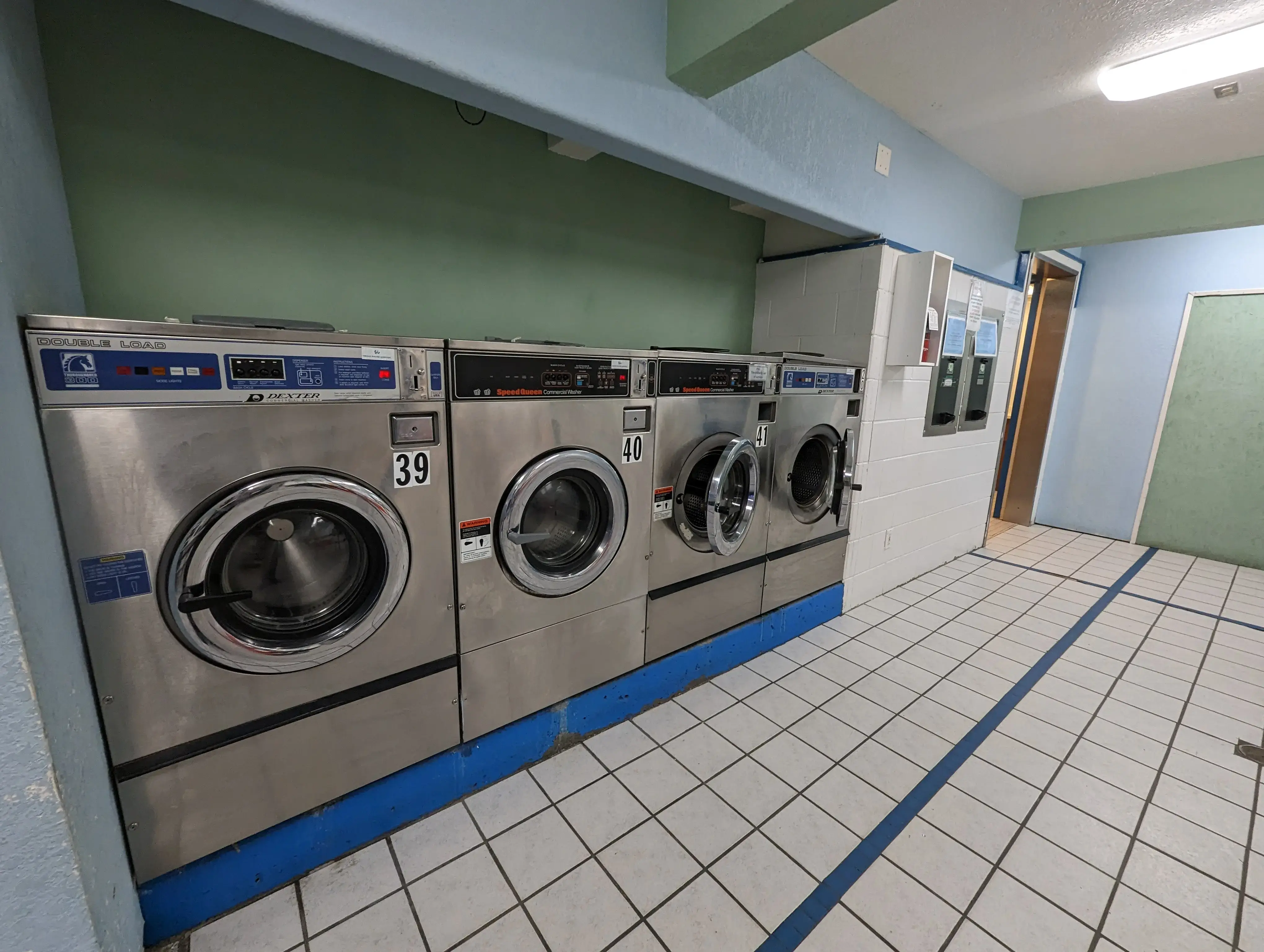 North Pole Laundry thumbnail 11
