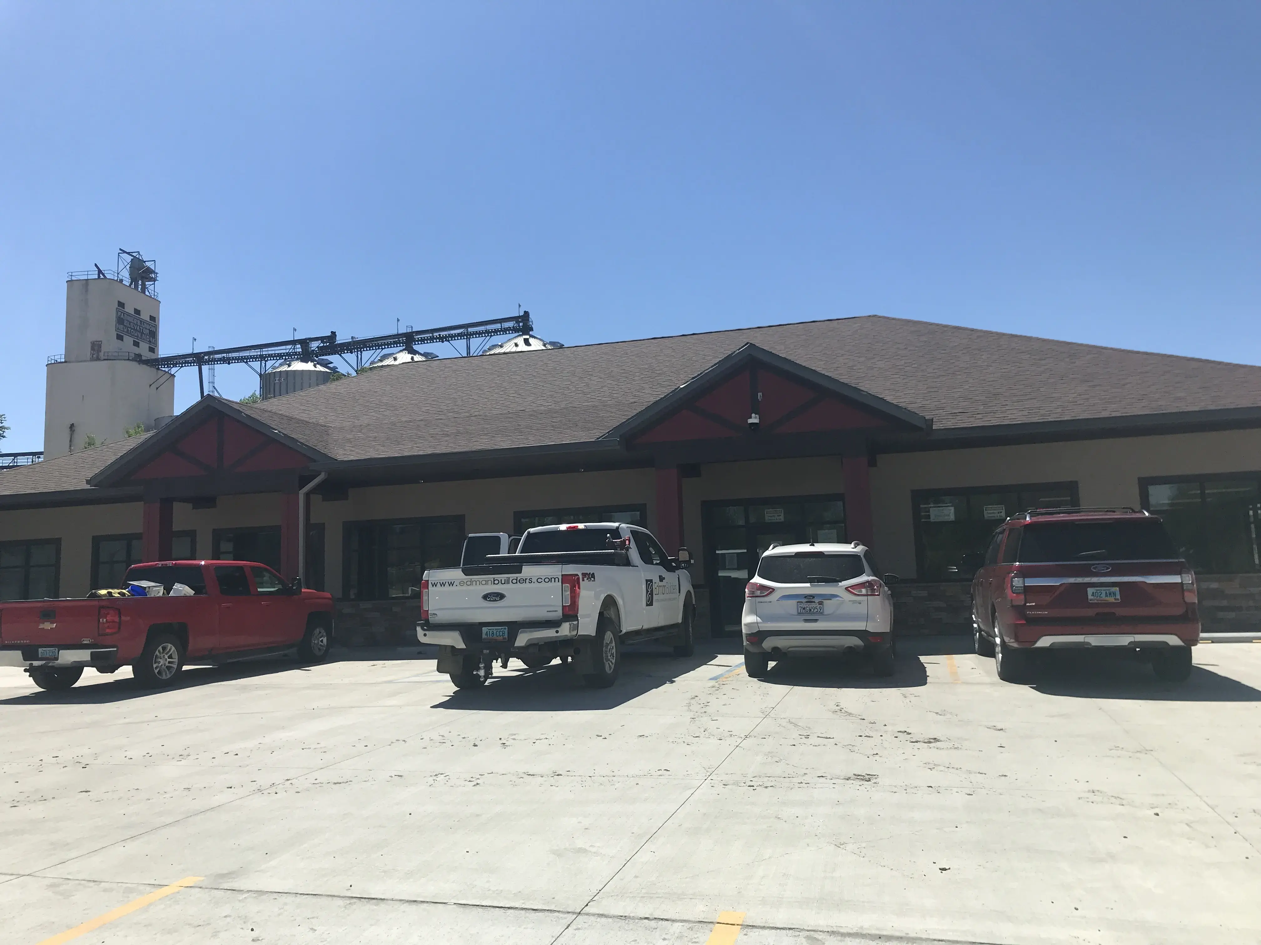 North Segment Laundromat - Image 5