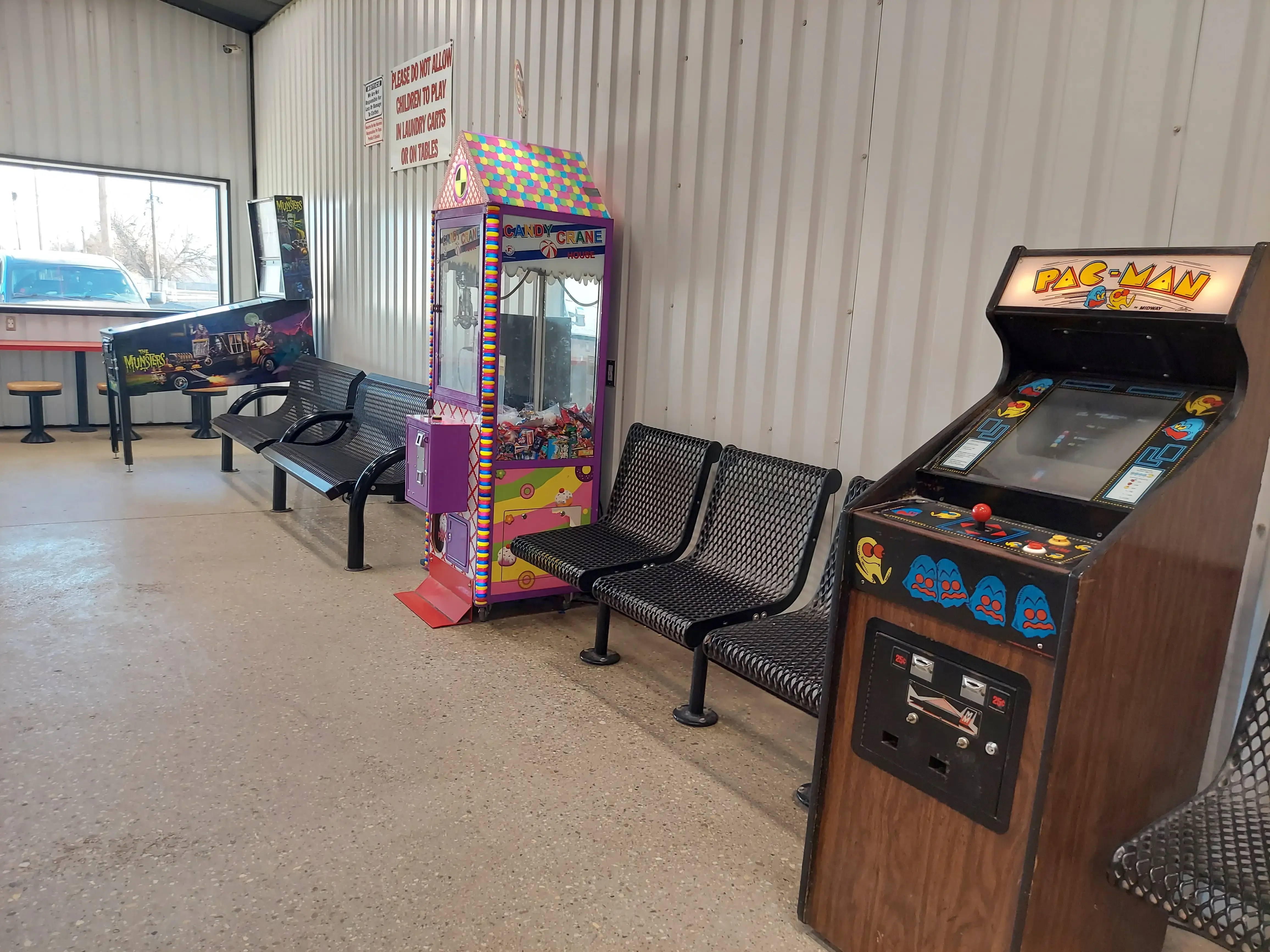 North Star Laundry Mat - Image 6