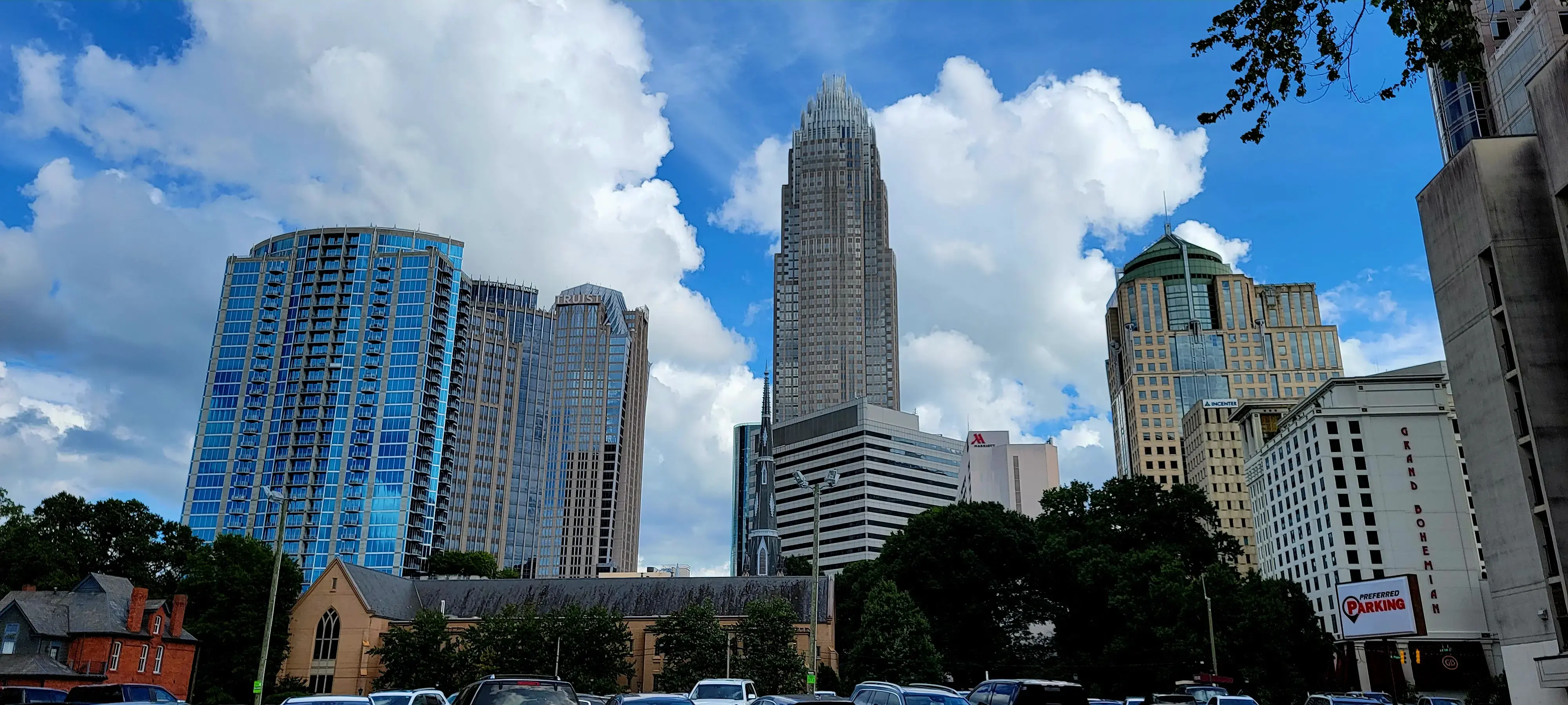 North Tryon Laundromat thumbnail 7
