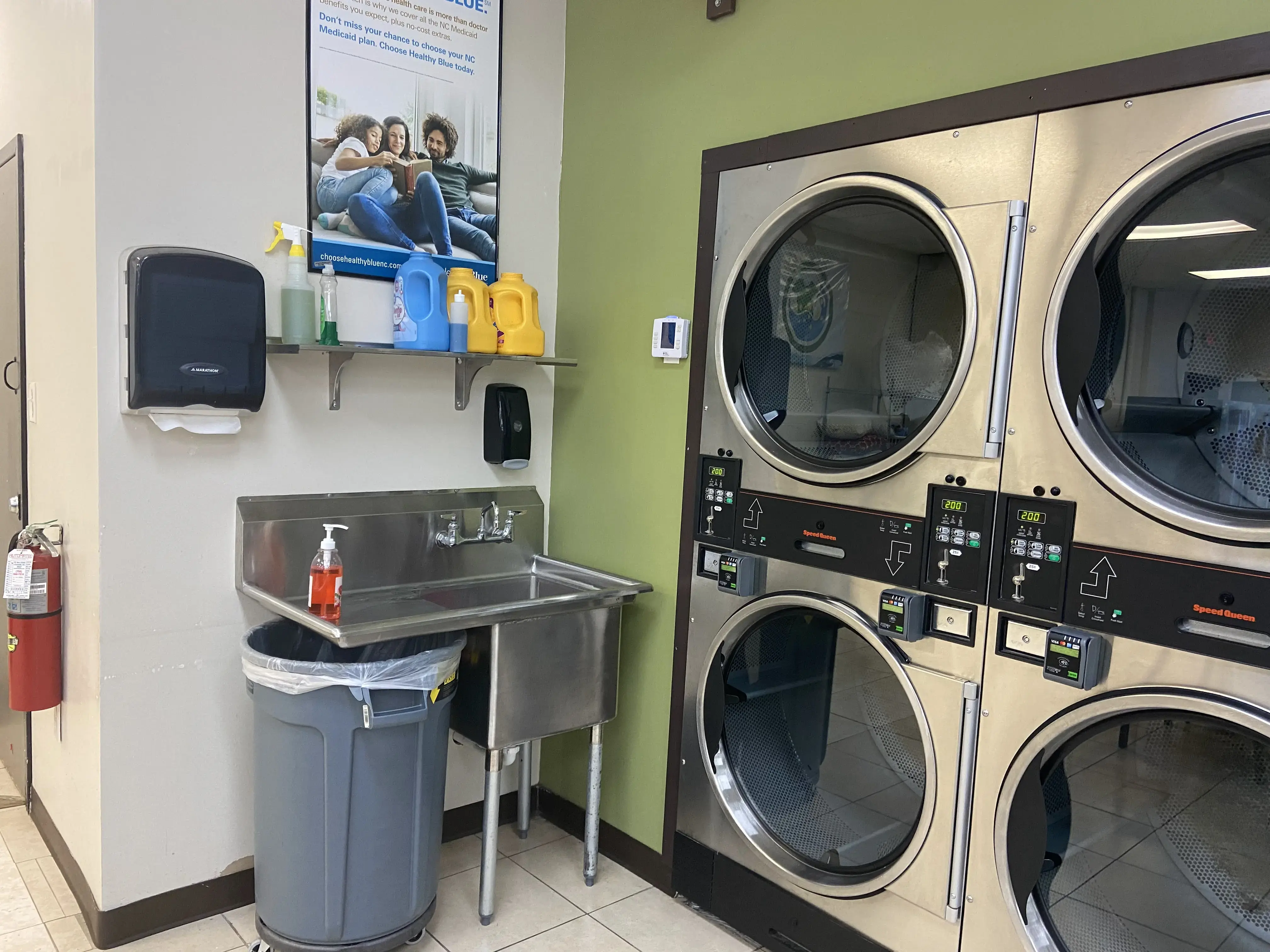 North Tryon Laundromat - Image 5